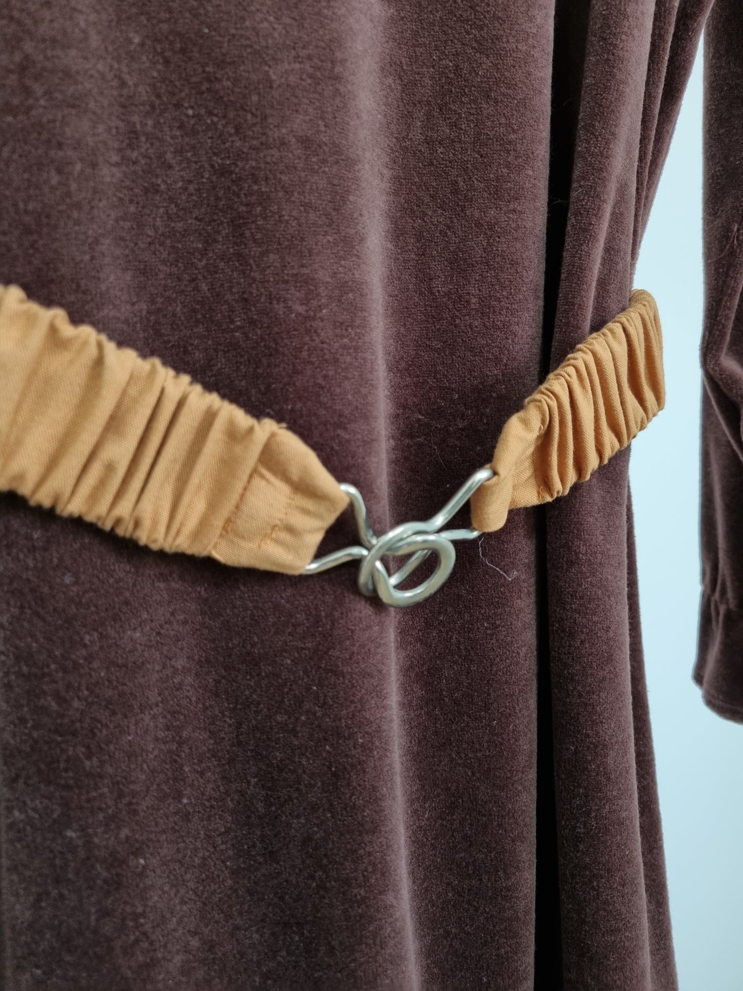 Cygnet Vintage Brown Round Neck Ruffle Velvet Midsize Dress UK 14 - Vintage Appreciation Society