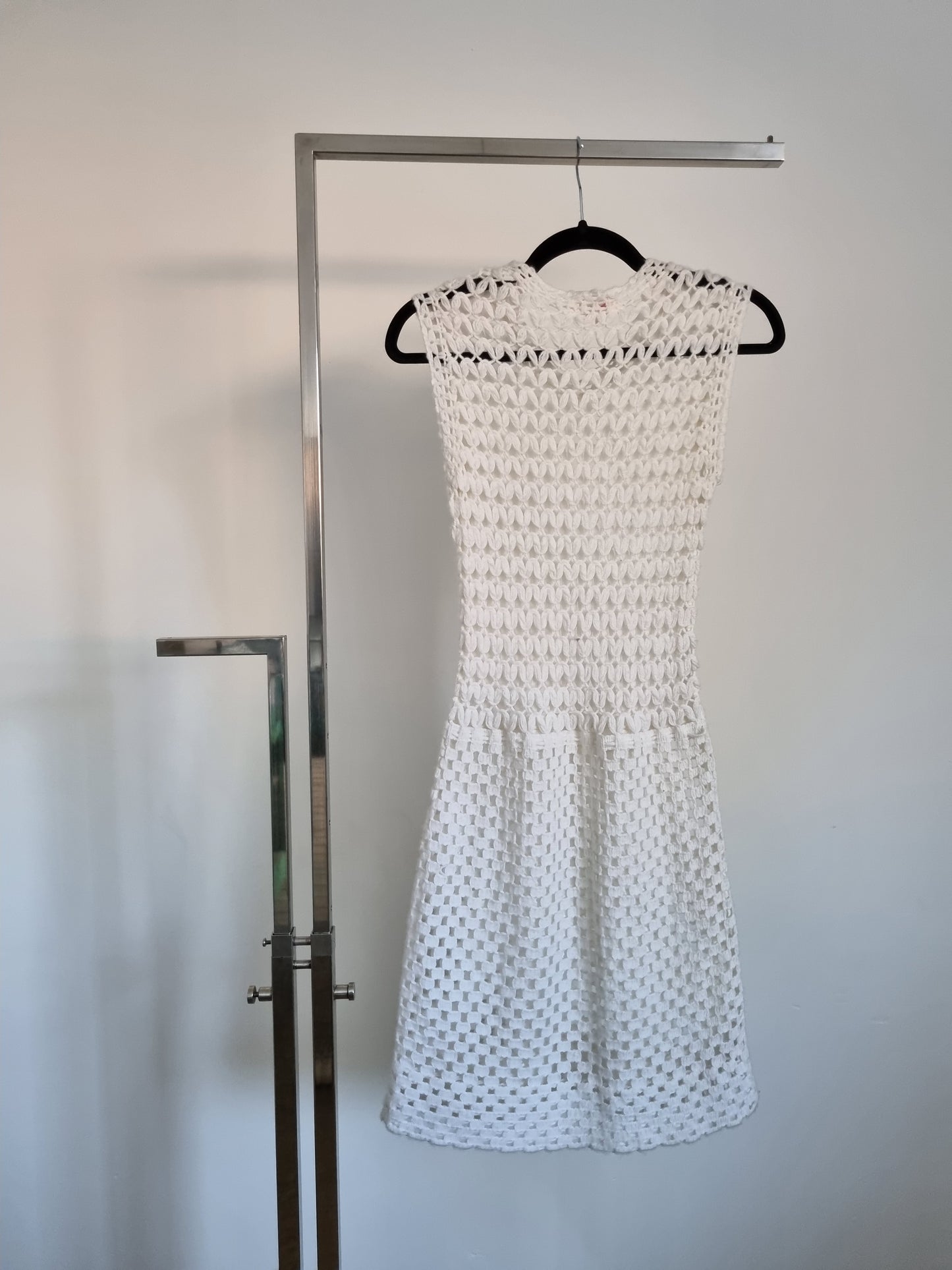 Orlon Sleeveless White Crochet Holiday Dress Tunic with Pull Cord UK 6 - Vintage Appreciation Society