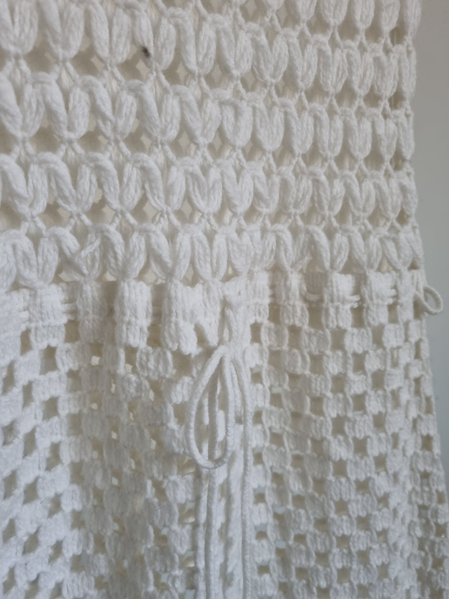 Orlon Sleeveless White Crochet Holiday Dress Tunic with Pull Cord UK 6 - Vintage Appreciation Society