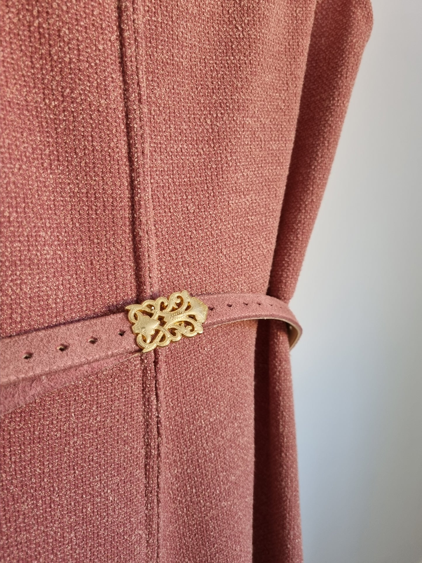 Vintage Dusty Pink V Neckline Smart Textured Dress with Original Belt UK16 - Vintage Appreciation Society
