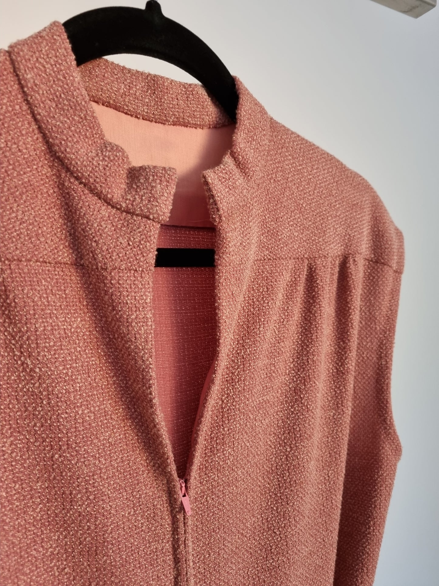 Vintage Dusty Pink V Neckline Smart Textured Dress with Original Belt UK16 - Vintage Appreciation Society