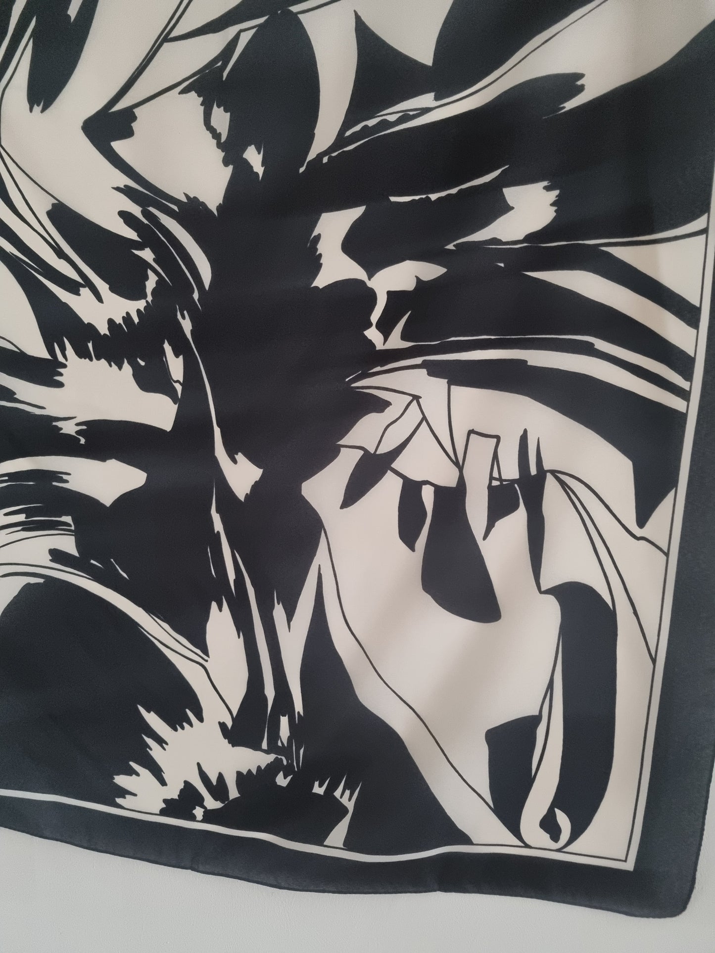 Vintage Black and White Abstract Graphic Face Print Scarf Polyester 77cmx77cm