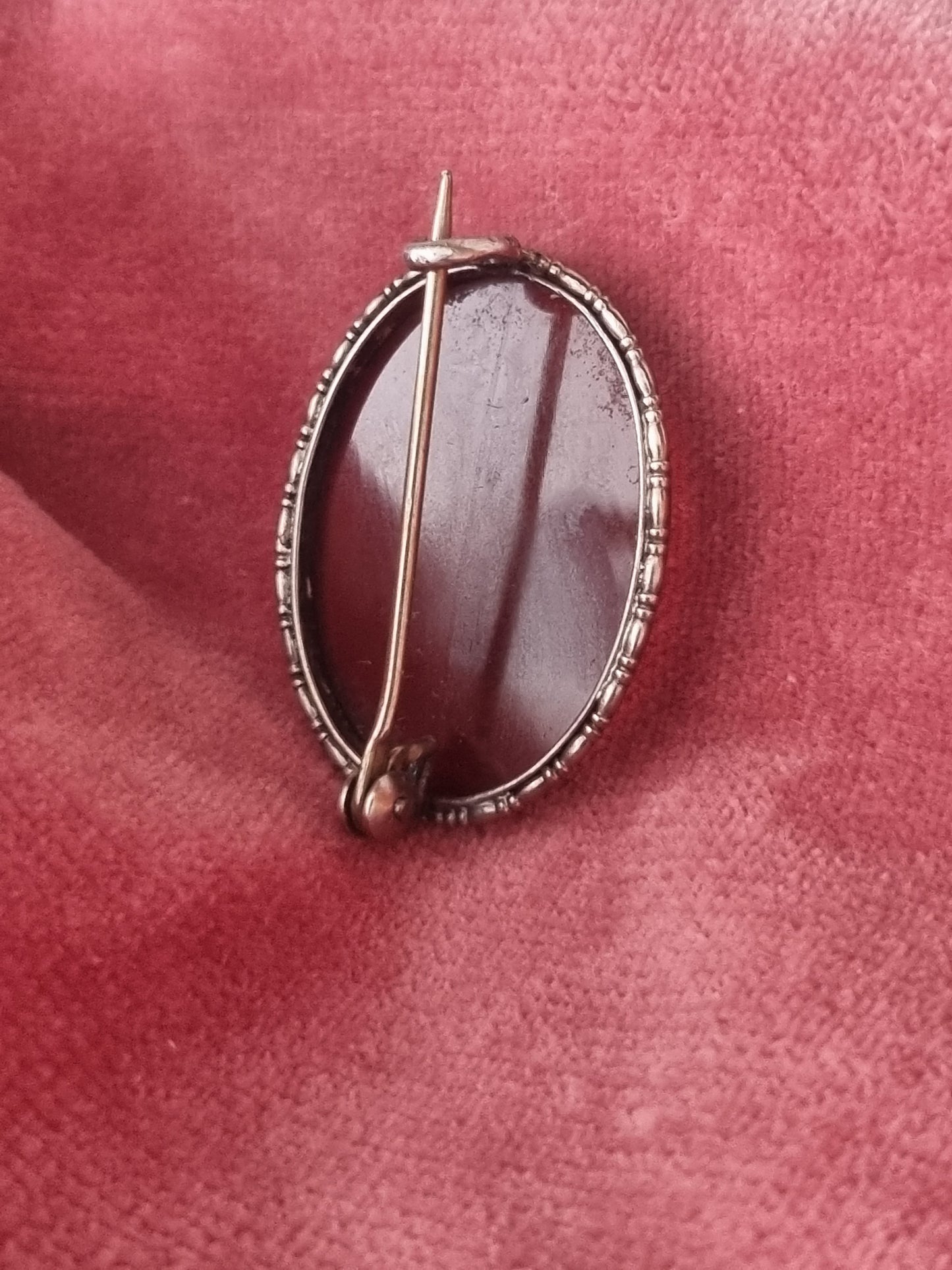 Vintage Brooch Silver Celtic Red Carnelian Oval Gemstone