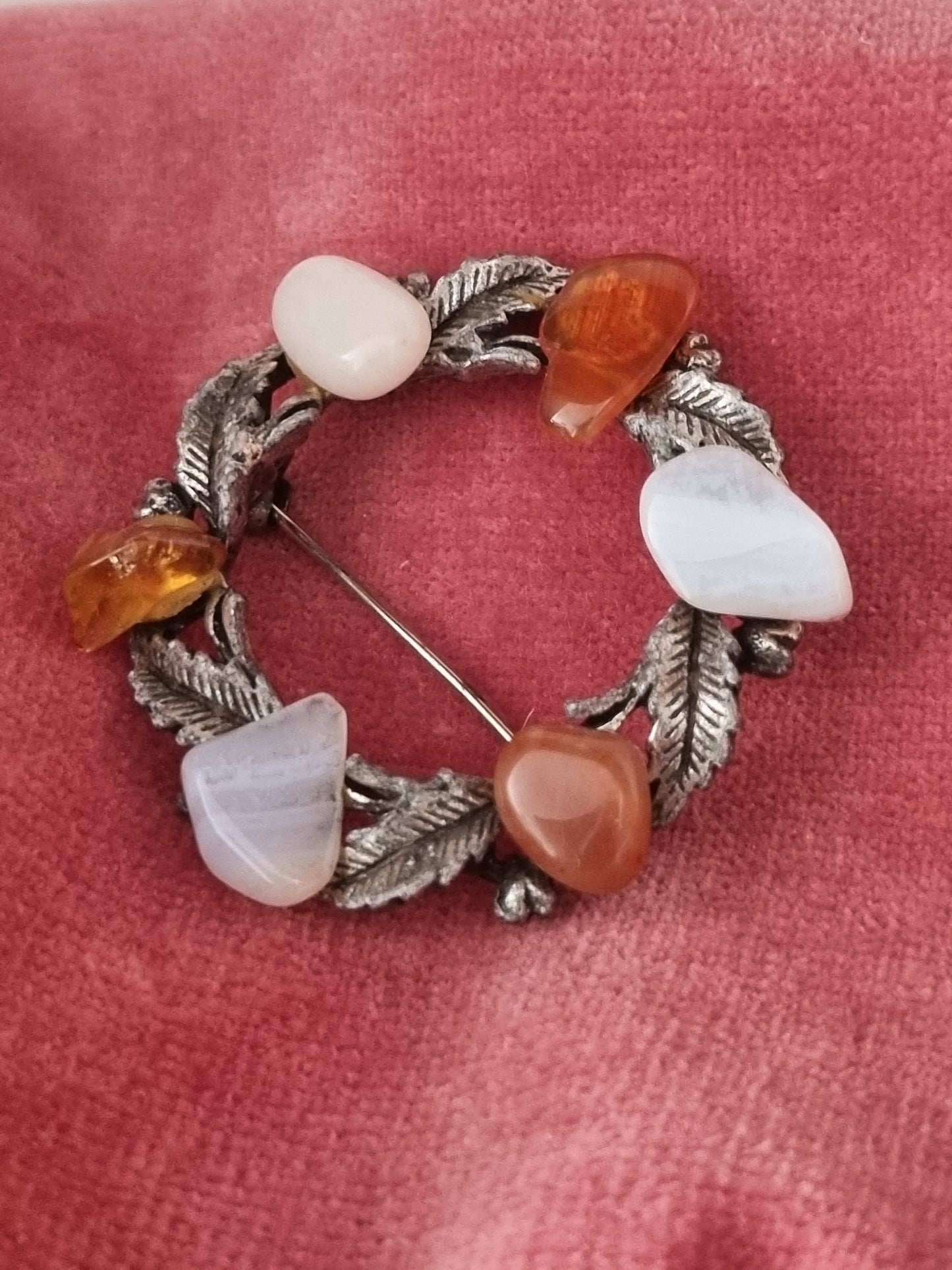 Vintage Brooch Silver Tone Carnelian Agate Wreath