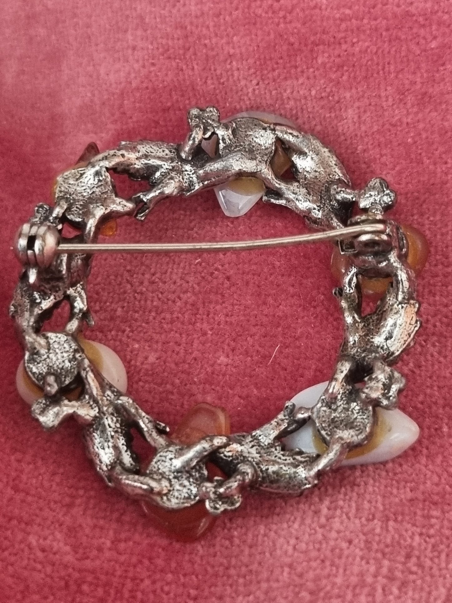Vintage Brooch Silver Tone Carnelian Agate Wreath