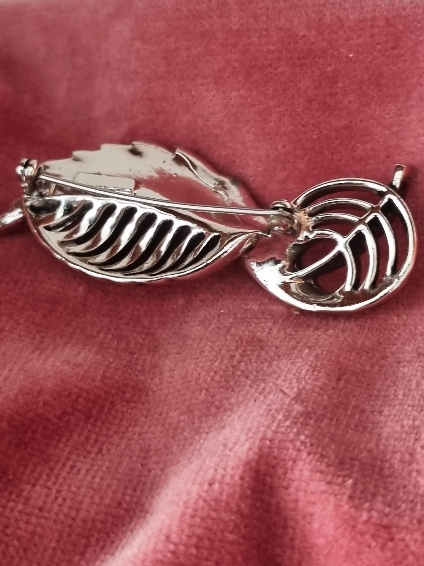 Vintage Brooch Silver Tone Geometric Leaf Large Swirl