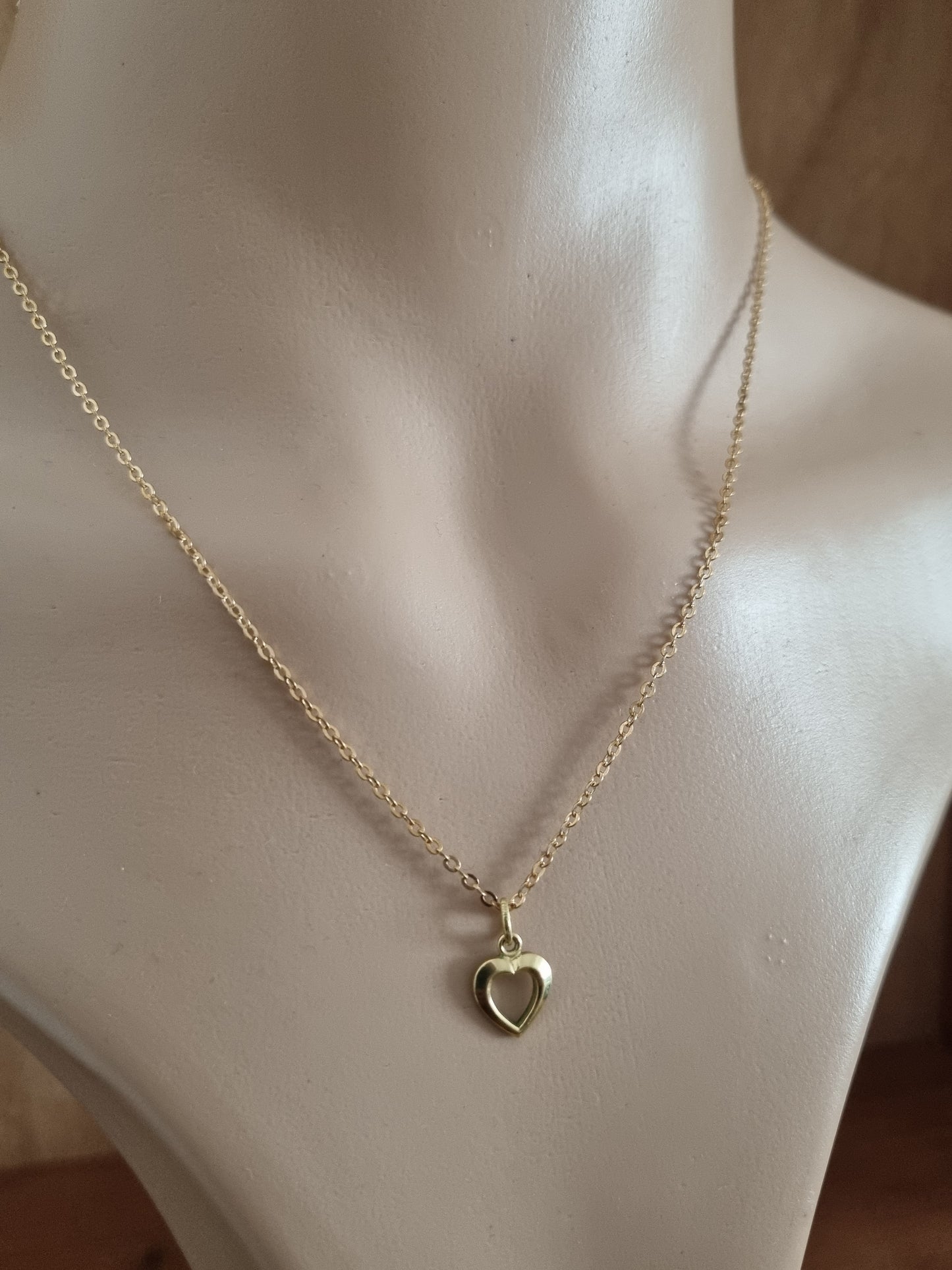 Vintage Necklace 14ct Gold Heart Pendant Stamped K and L