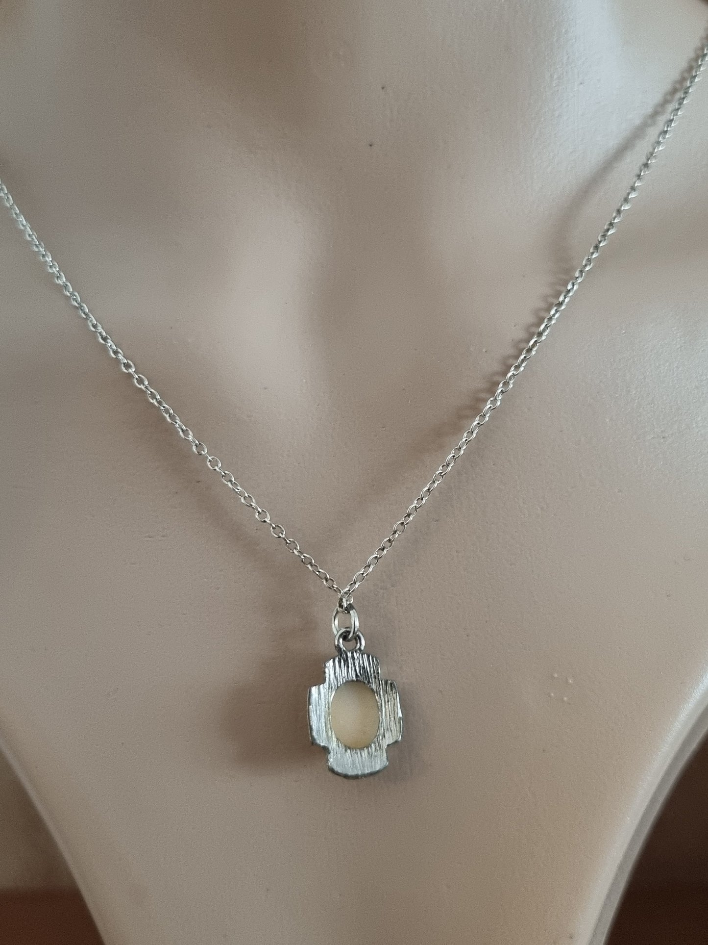 Vintage Necklace 925 Sterling Silver Chain Pale Peach Cameo with Marcasite Pendant
