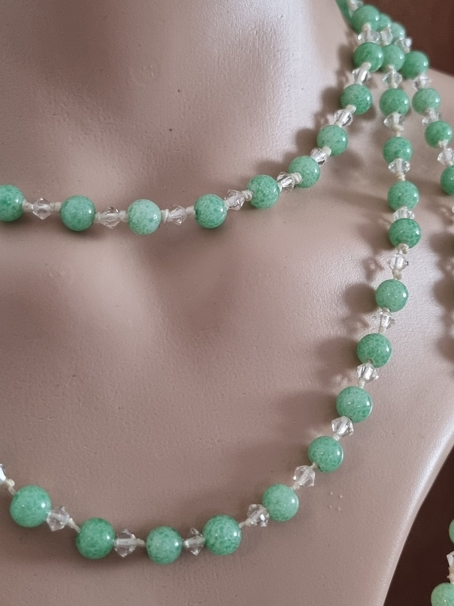 Vintage Necklace Art Deco Flapper Jade and Glass Beaded