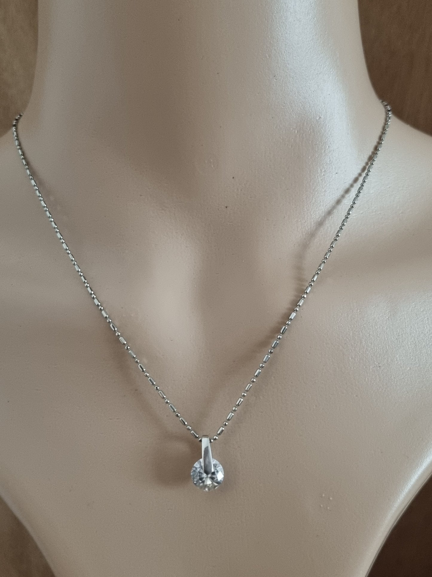 Vintage Necklace 925 Sterling Silver Cubic Zirconia Stone Wheel. Costume Chain
