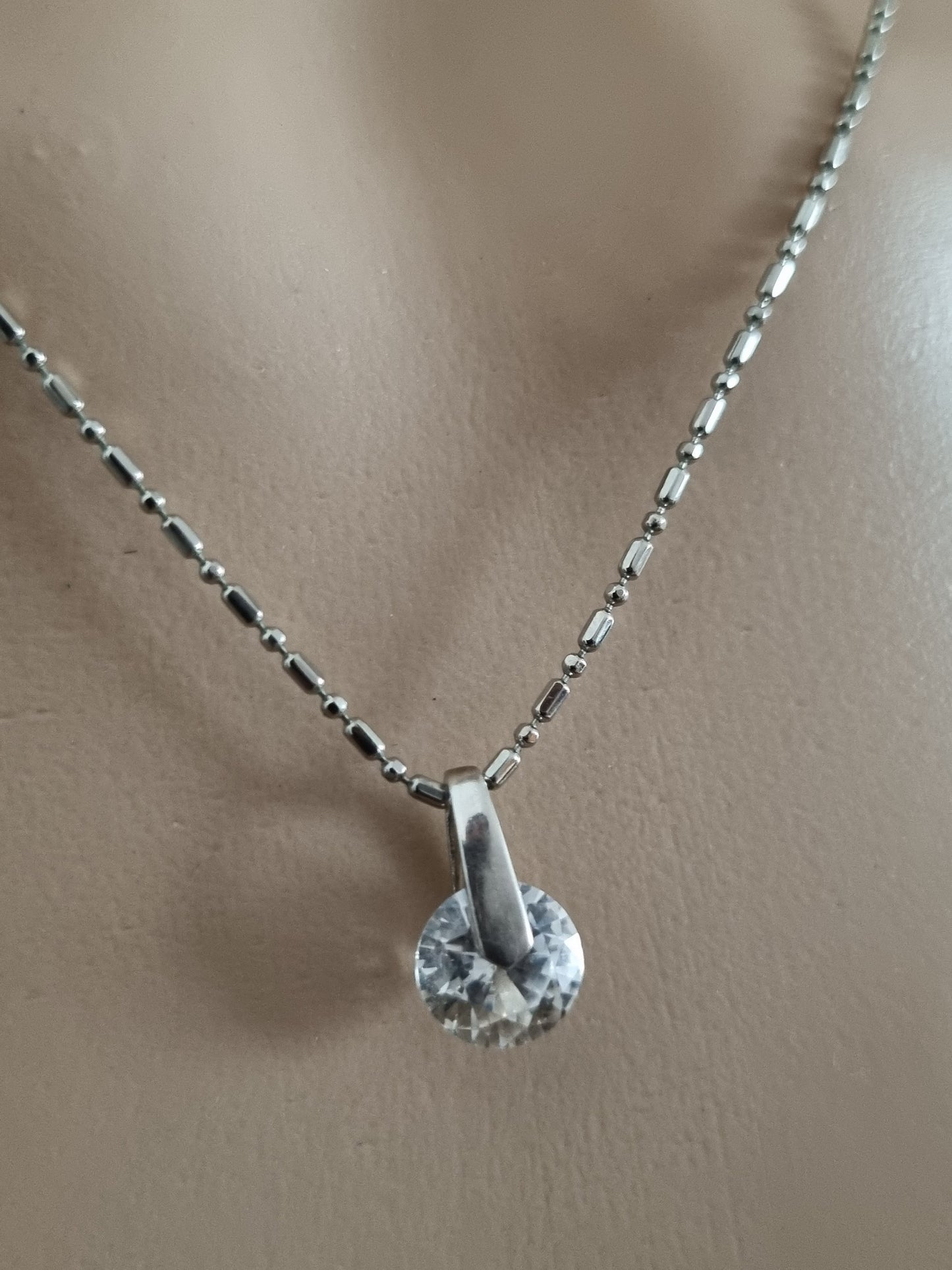Vintage Necklace 925 Sterling Silver Cubic Zirconia Stone Wheel. Costume Chain