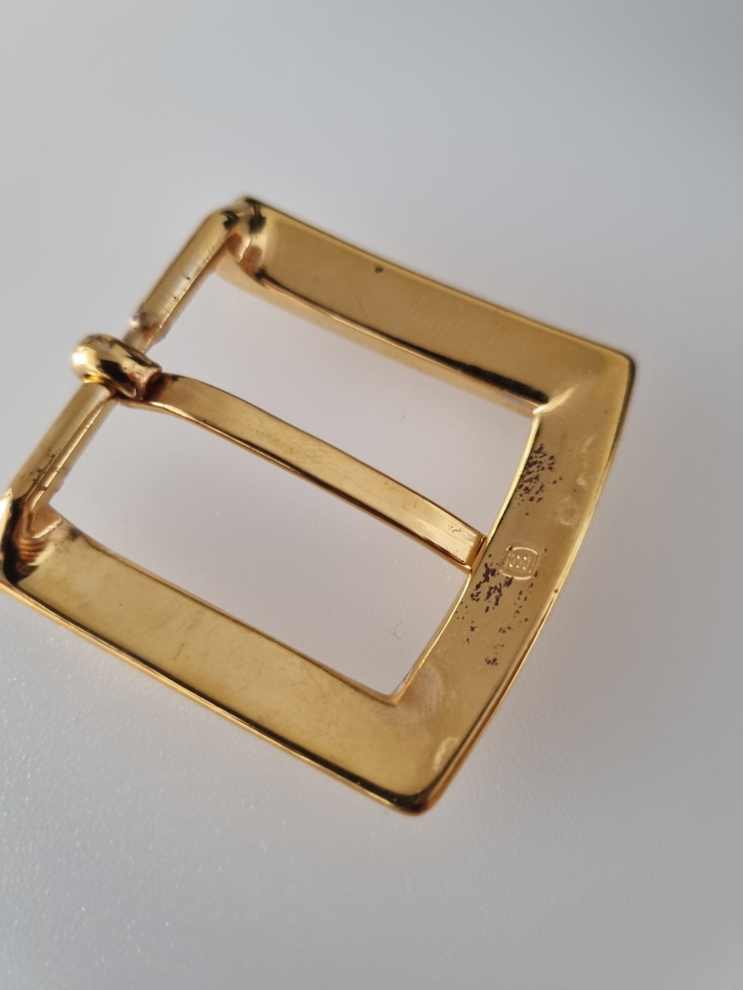 Vintage Buckle Gold Tone Metal. For Belts, Sewing, Scarves, Crafts