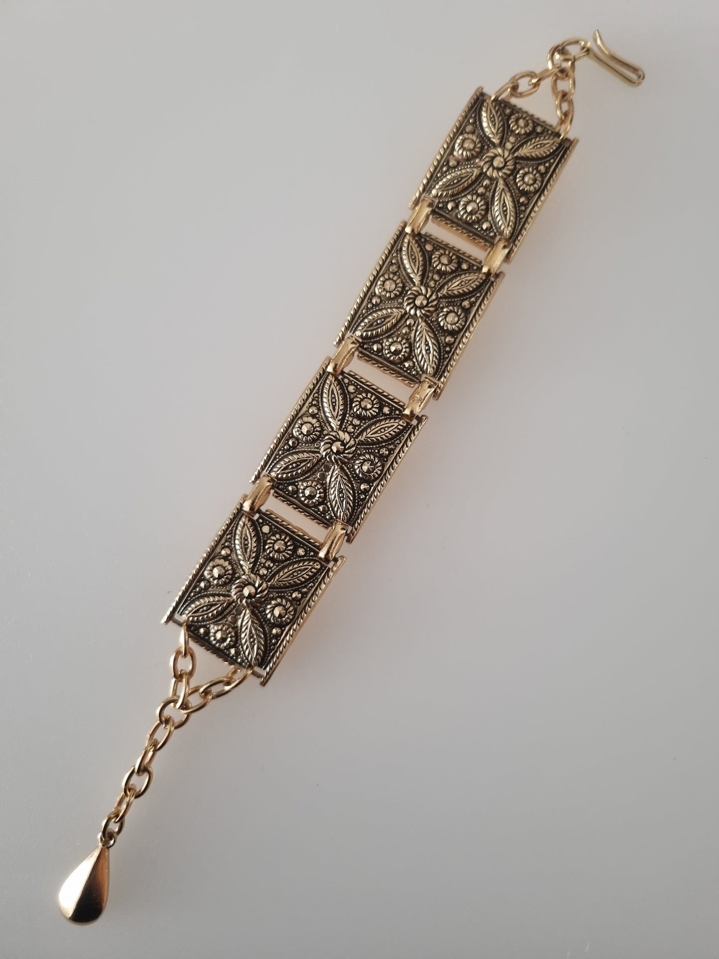 Vintage Bracelet Gold Tone Floral Chunky Jewellery