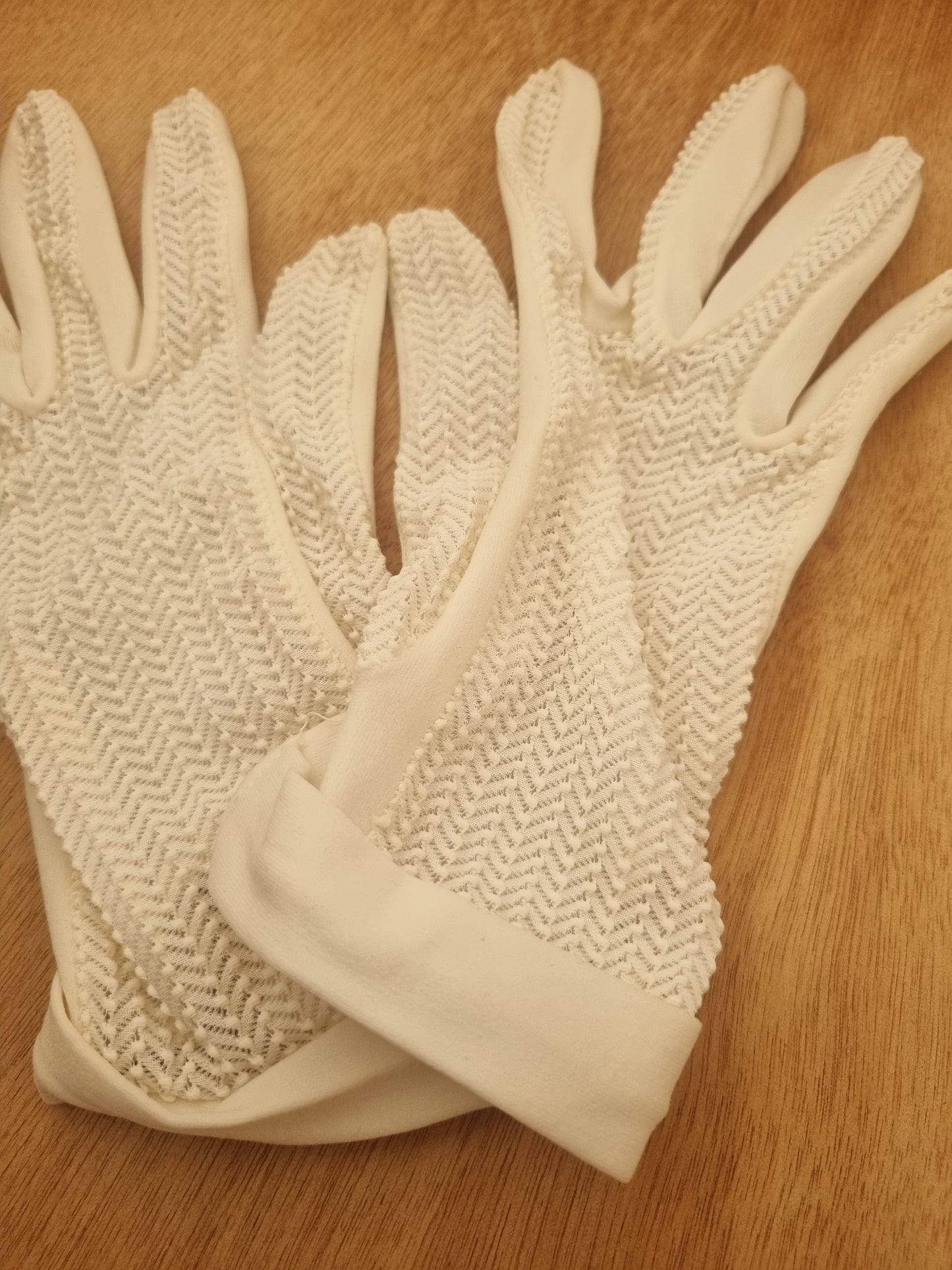Vintage Gloves Short Textured Cream Polymix