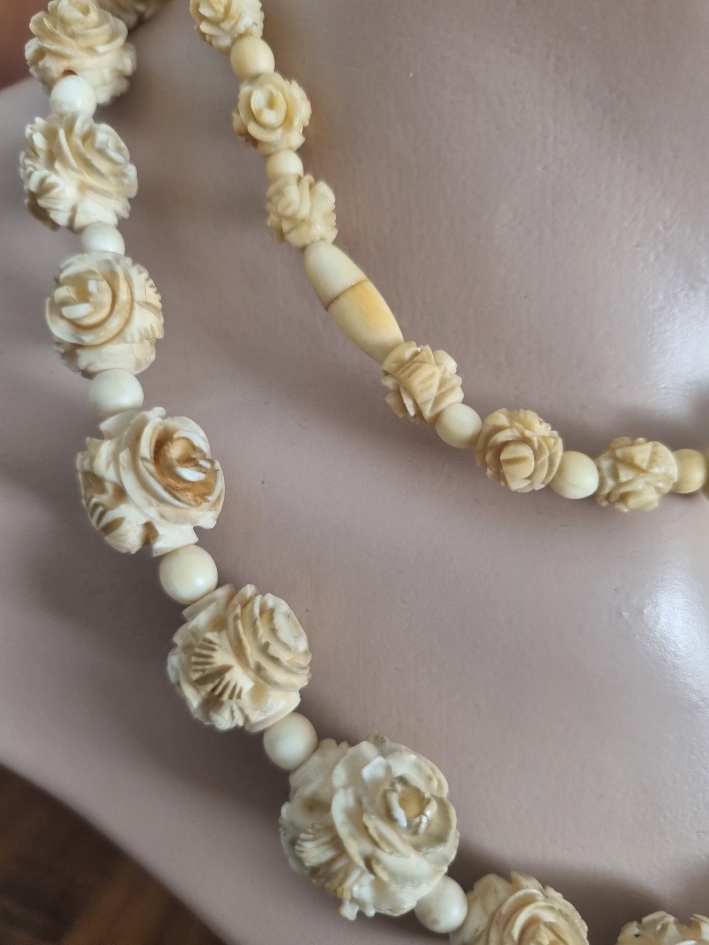 Vintage Necklace Art Deco 1930s Long Carved Celluloid Patina Natural Colour