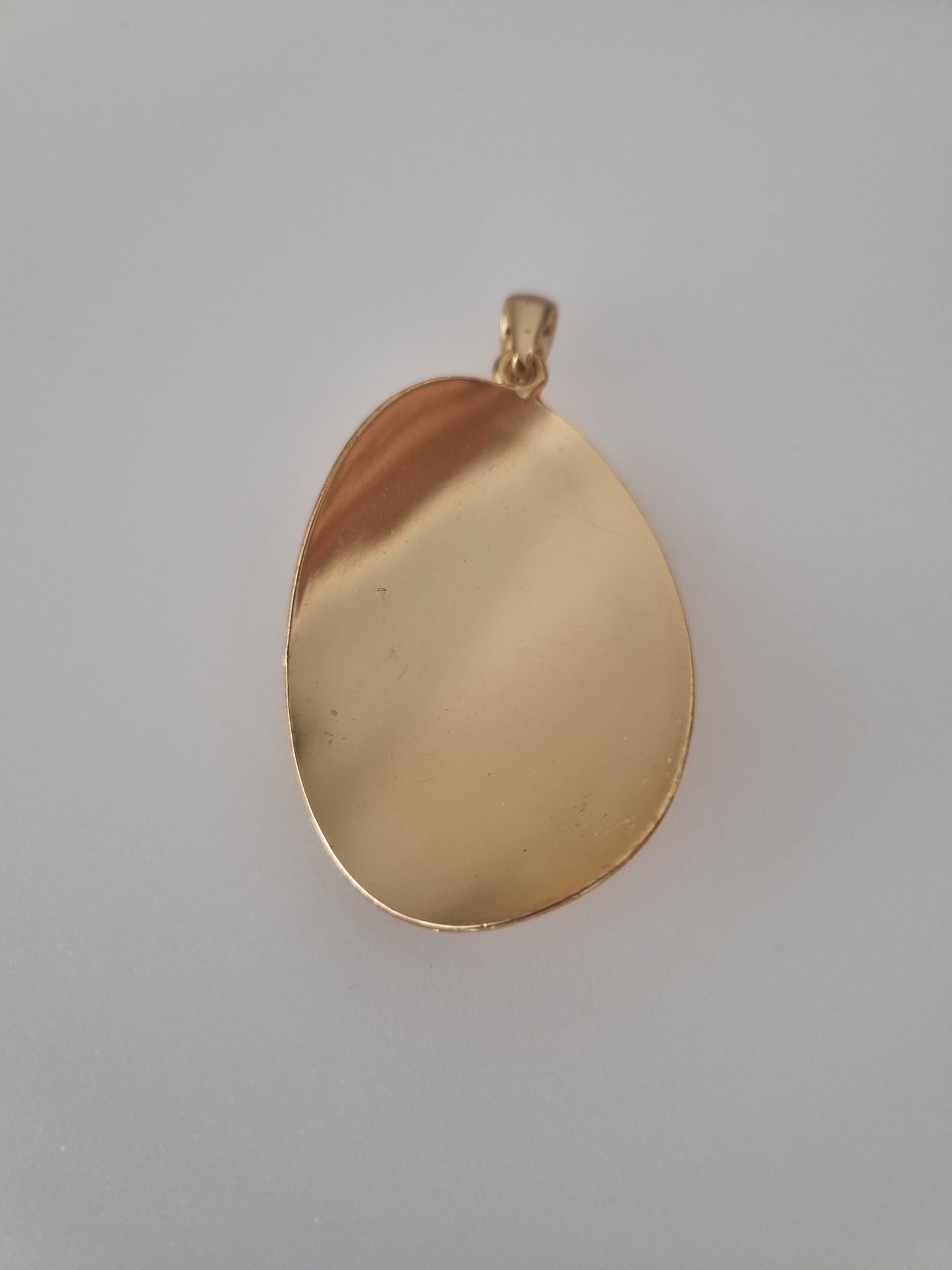 Vintage Pendant Charm Gold Tone Oval Circle Shape