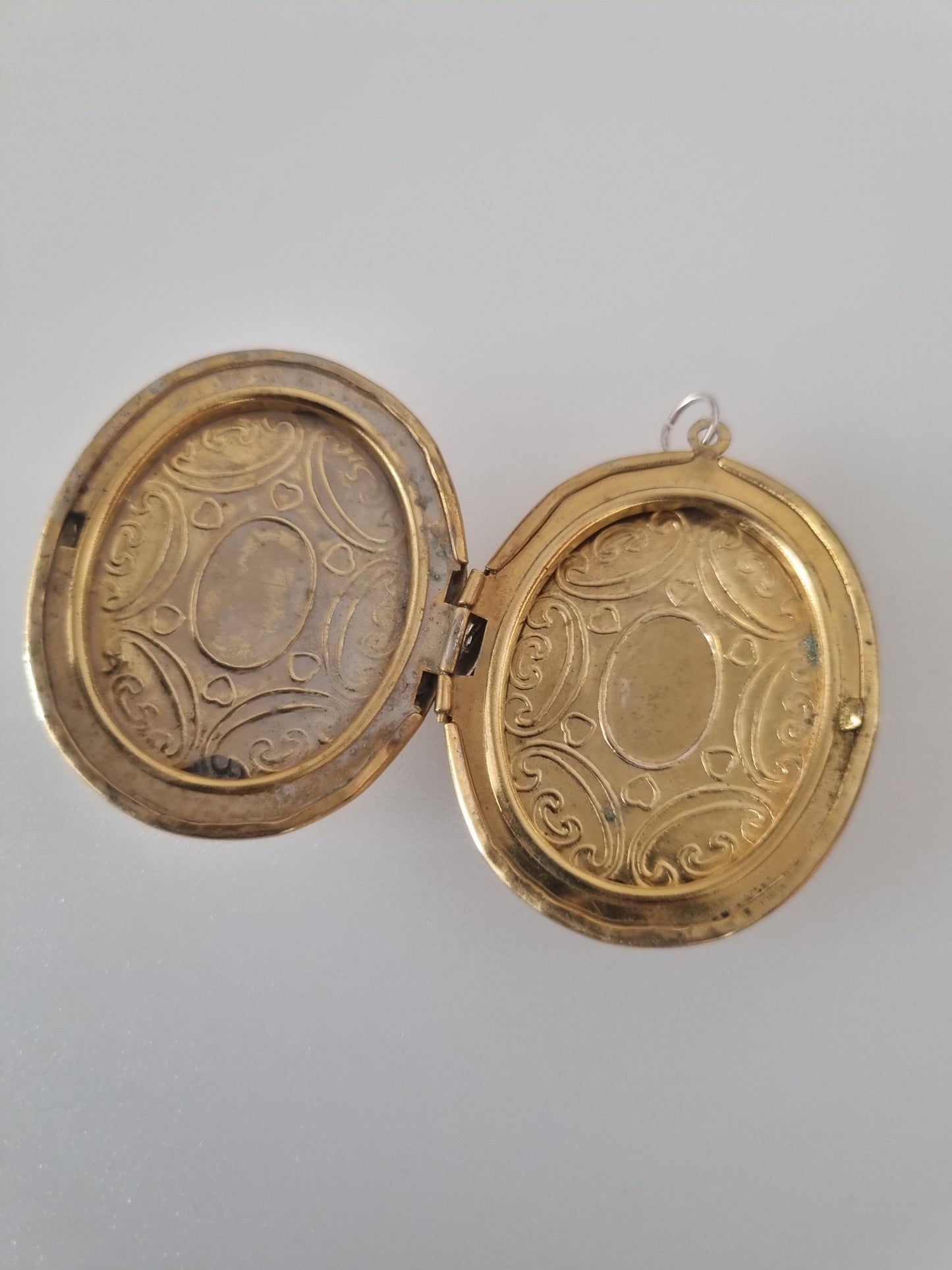 Vintage Pendant Charm Oval Locket Costume Hearts