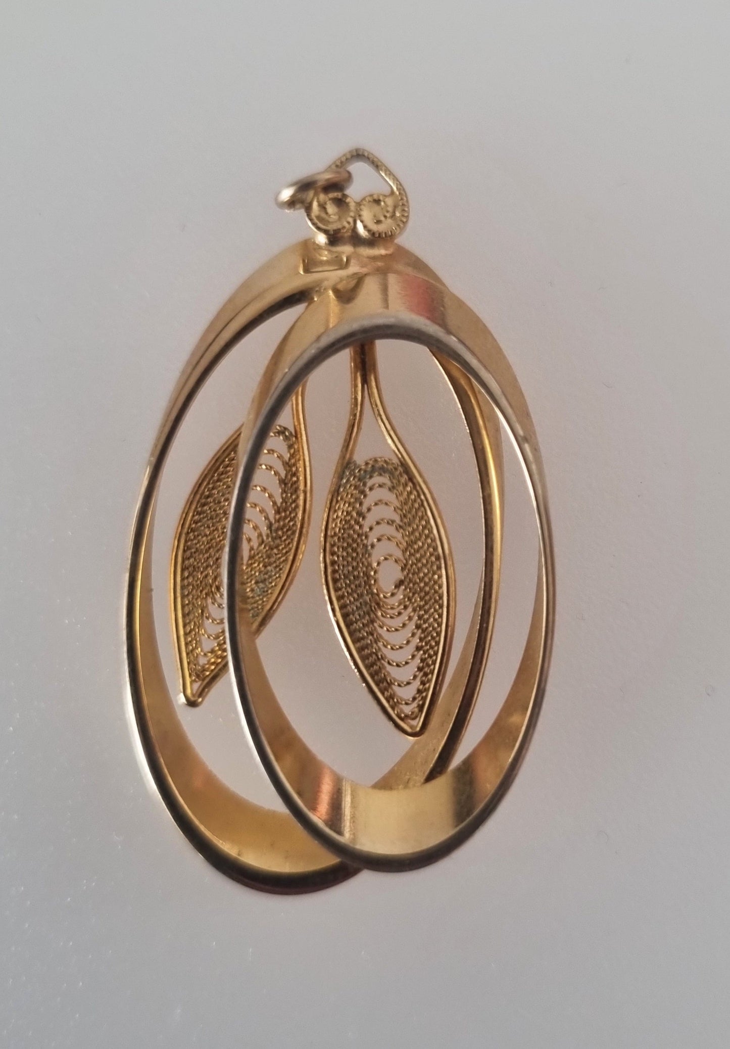 Vintage Pendant Charm Leaf Motif Gold Tone