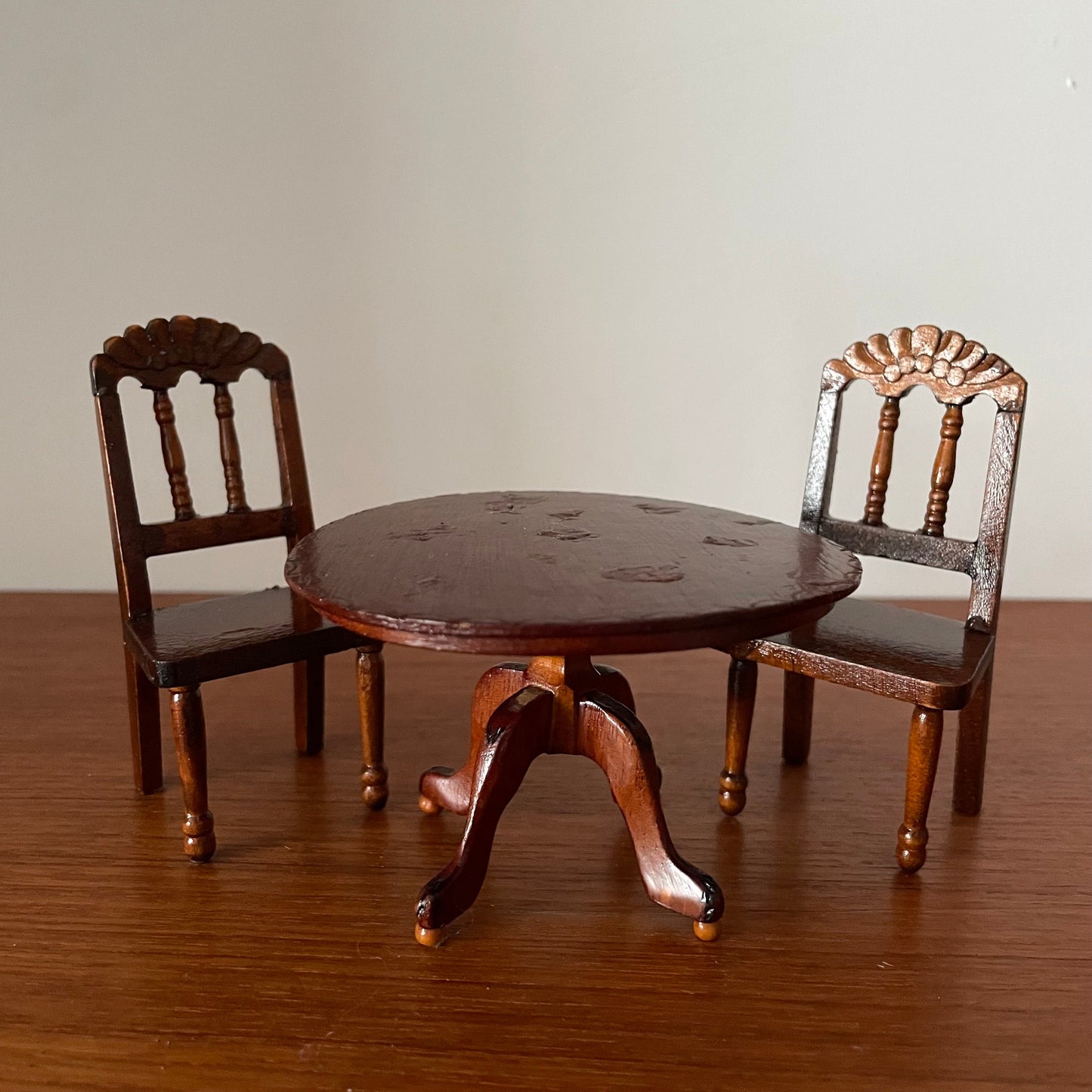 Dolls House Furniture Dining Table Round and Two Chairs Wood Set