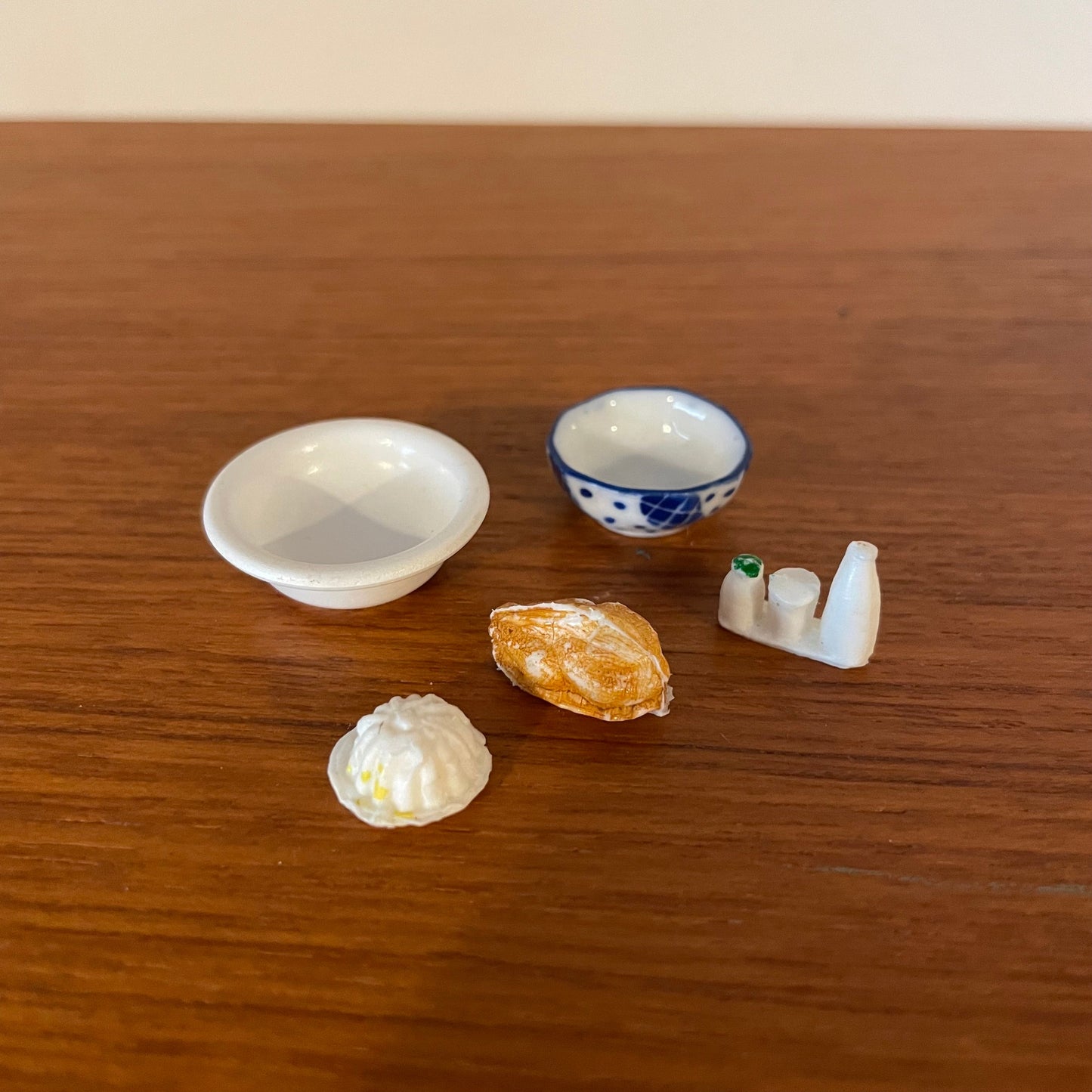 Dolls House Furniture Baking Job Lot Kitchen Set with Bowls and Bread