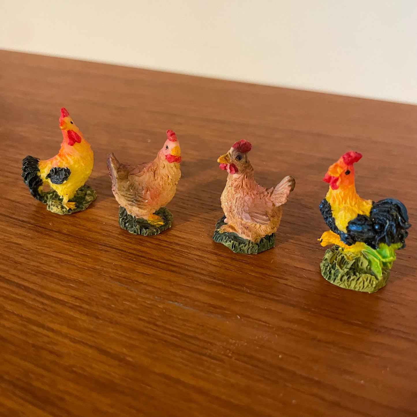 Dolls House Furniture Cockerel and Hen Set of Four Ceramic Birds Farm