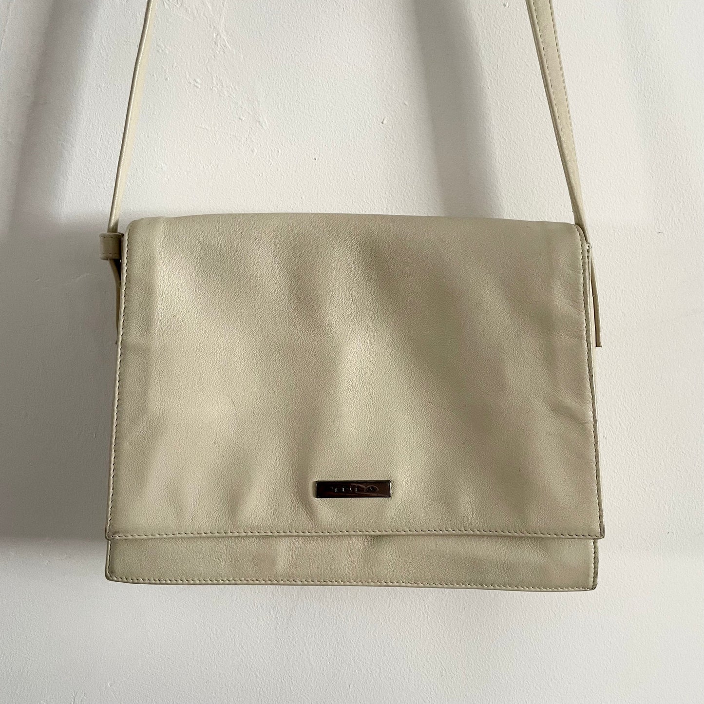 Vintage Bag Cream Tula Leather Three Compartment Shoulder Bag