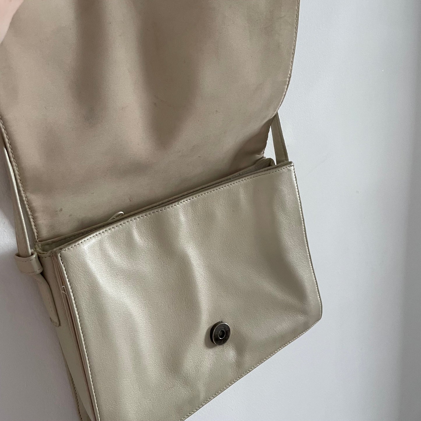 Vintage Bag Cream Tula Leather Three Compartment Shoulder Bag
