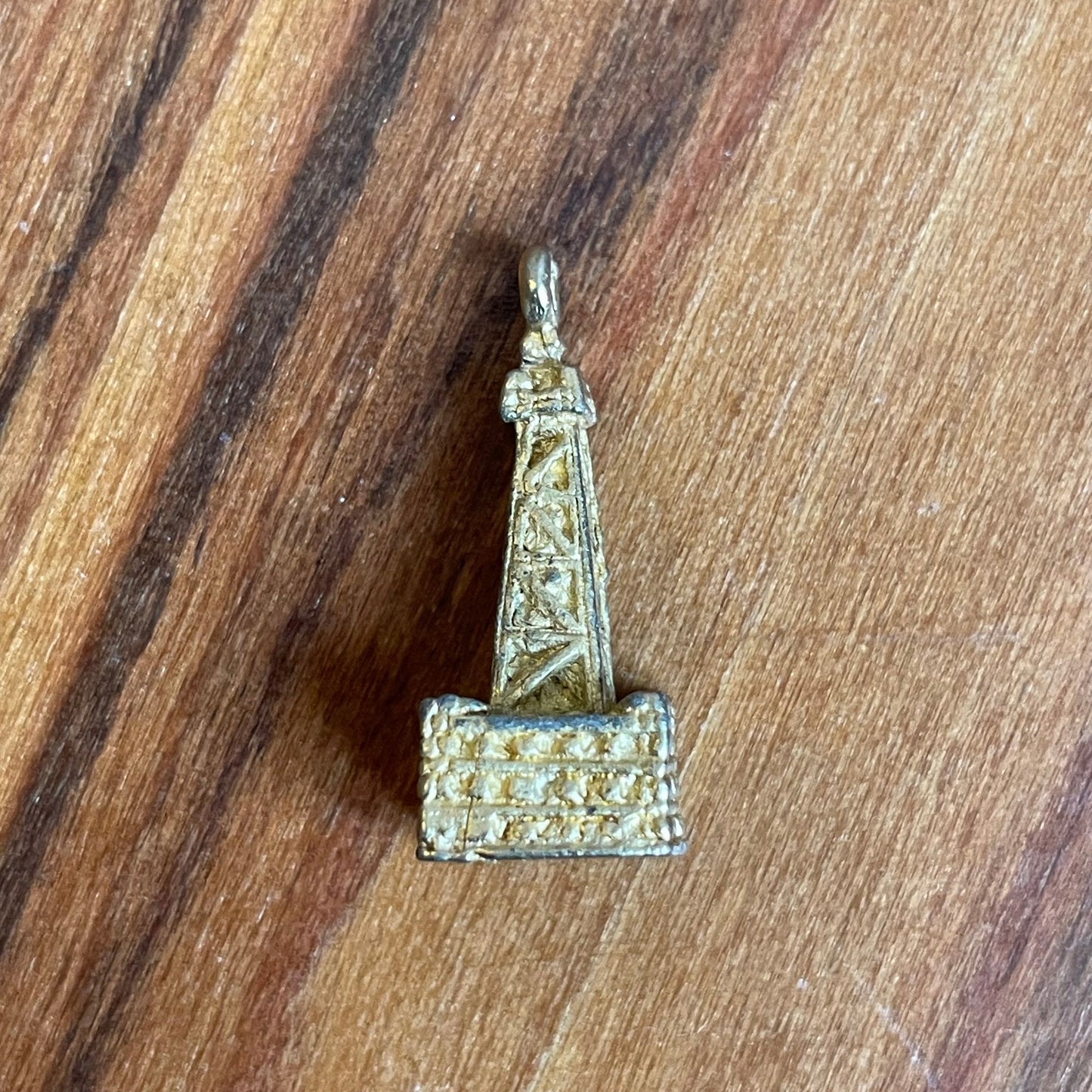 Pendant Vintage Gold Black Pool Tower Charm Pendant 9ct Gold