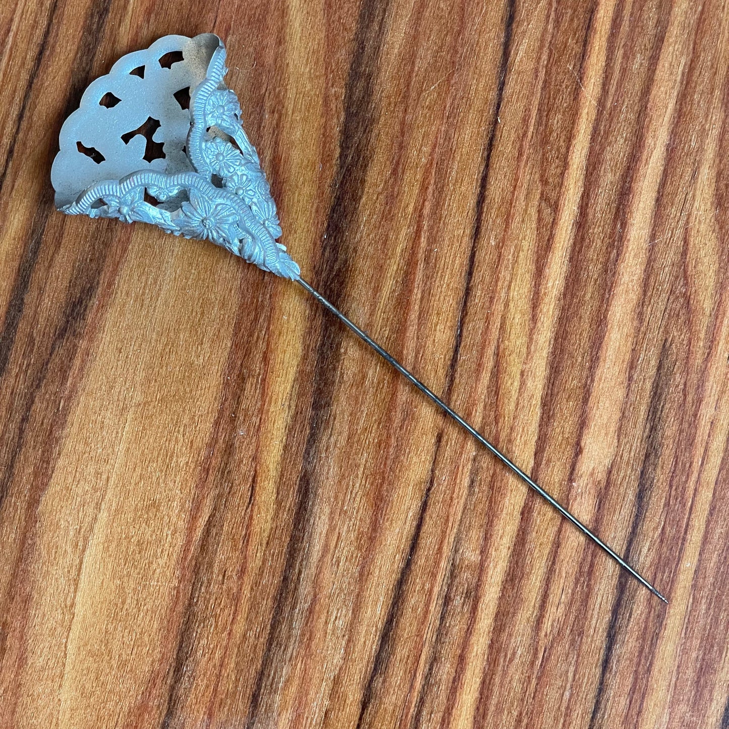 Vintage Silver Tone Floral Detail Hat Stick Pin Brooch