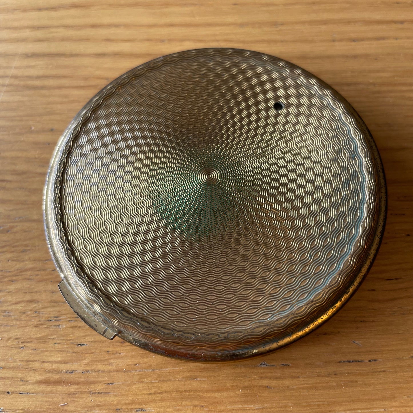 Compact Vintage Novelty Yardley London Scene Souvenir Gold Tone Compact