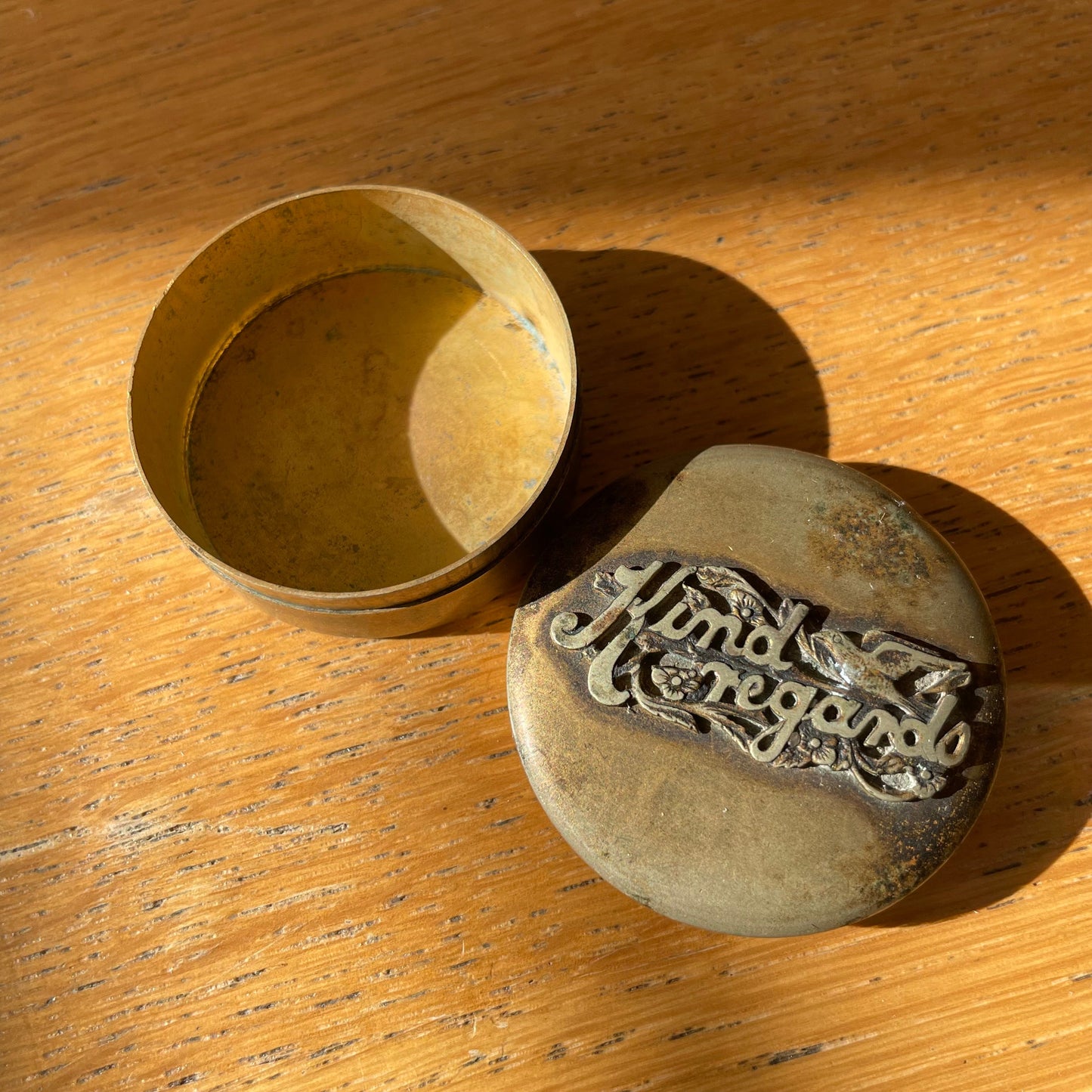 Box Vintage EPNS Kind Regards Small Round Snuff Box Treasure