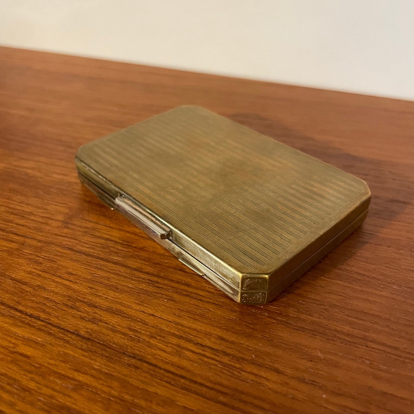 Compact Vintage Gold Tone Stratton Rectangular Compact with Mirror Minimal