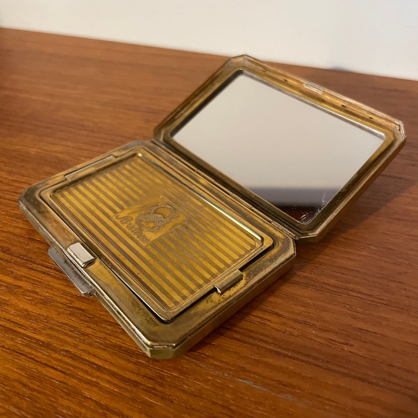 Compact Vintage Gold Tone Stratton Rectangular Compact with Mirror Minimal