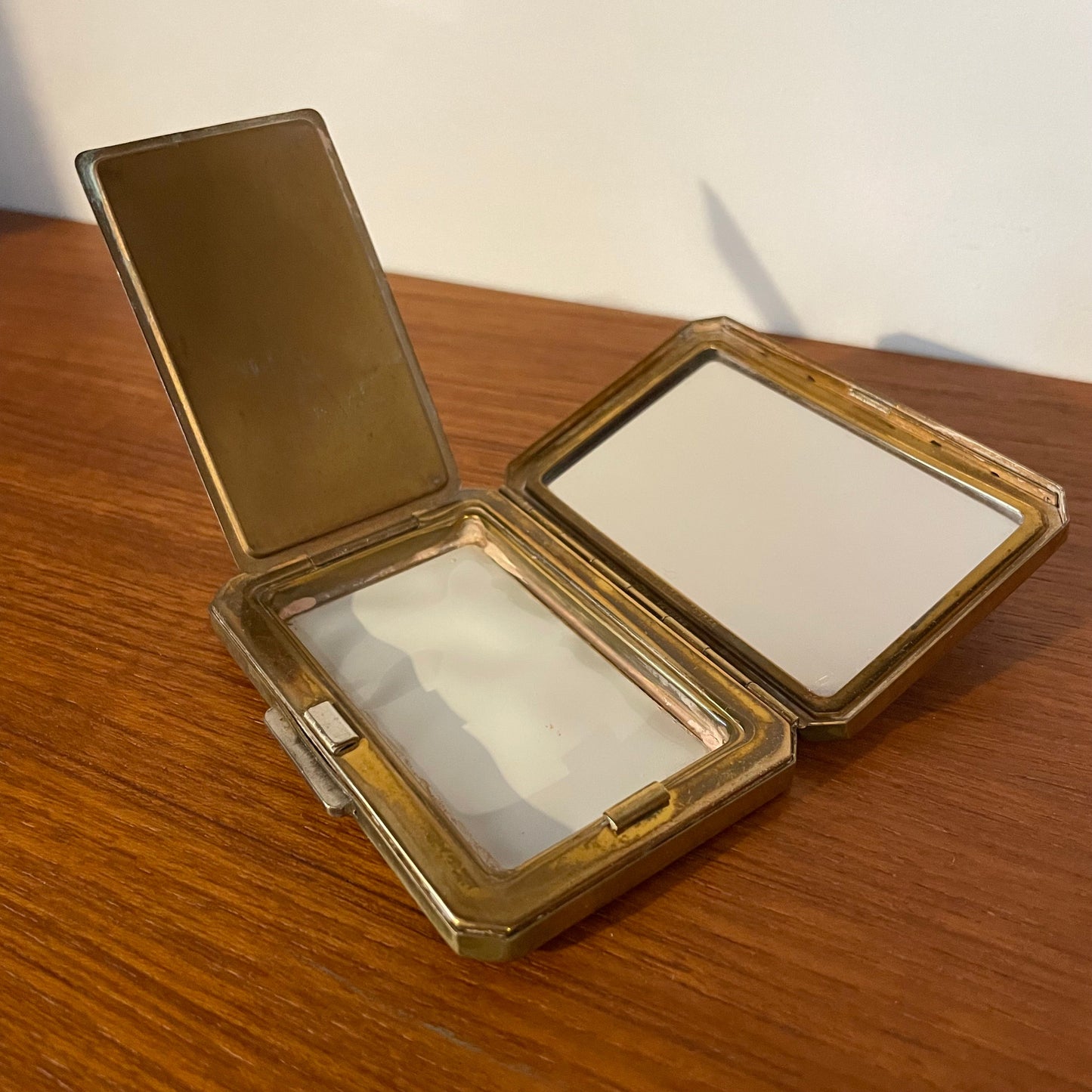 Compact Vintage Gold Tone Stratton Rectangular Compact with Mirror Minimal