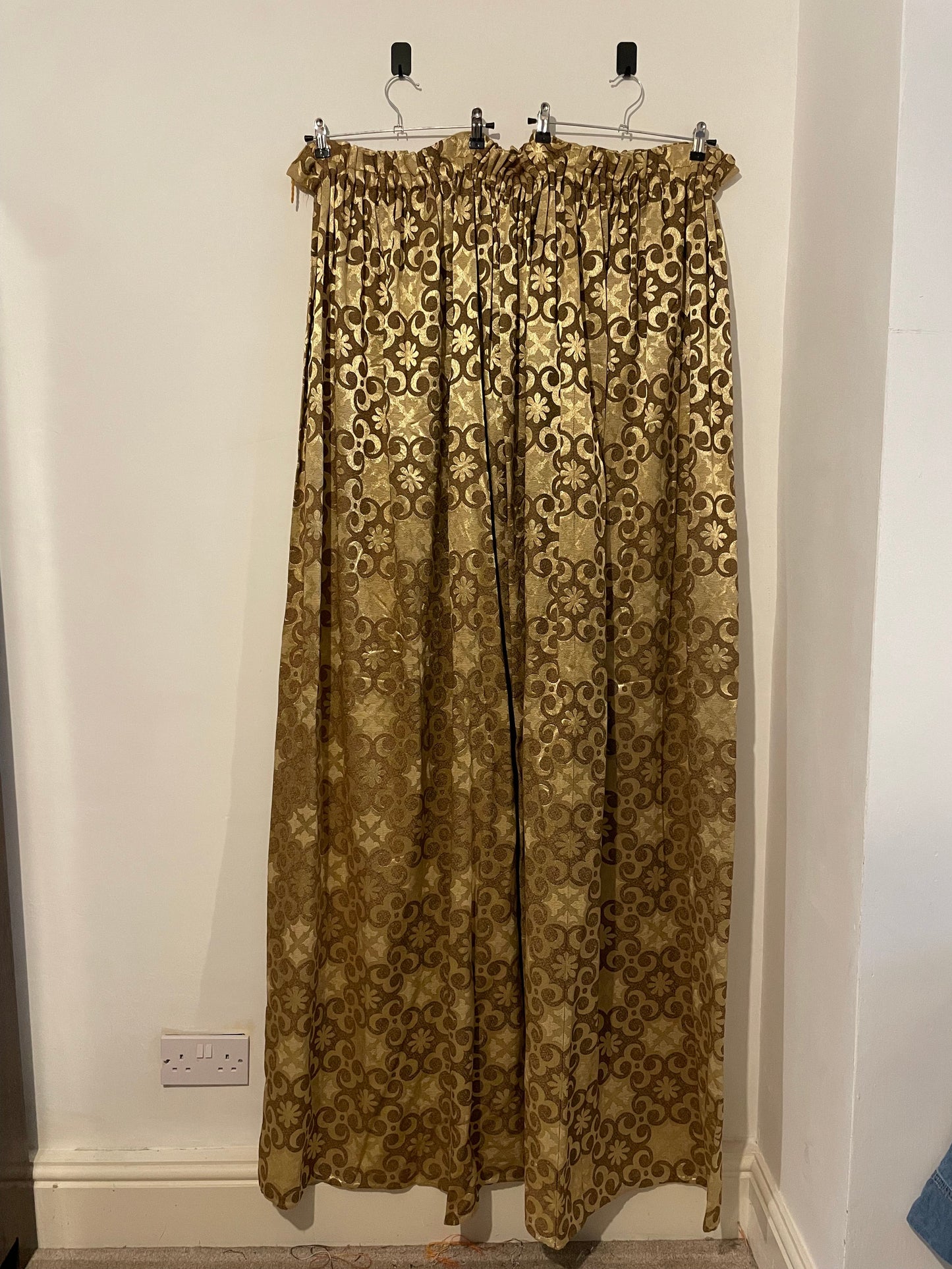 Fabric Vintage Brown and Gold Sparkly Thick Patterned Curtain