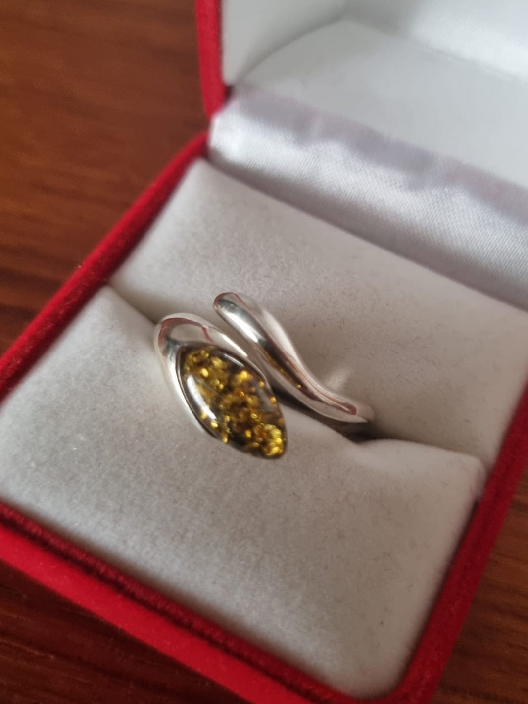 Ring Antique Vintage Baltic amber and sterling silver crossover open ring, stamped 925