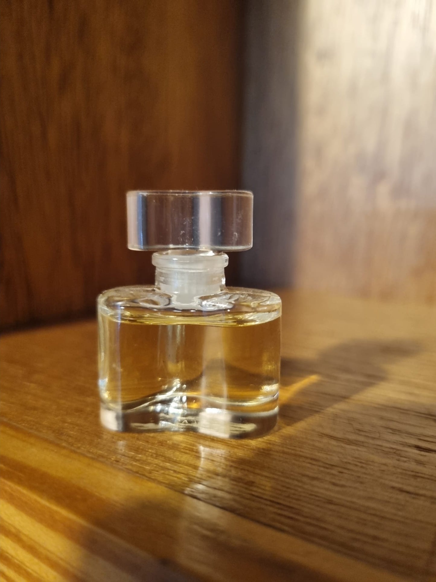 Vintage Miniature Estée Lauder White Linen Eau De Toilette. 3ml 90% Full