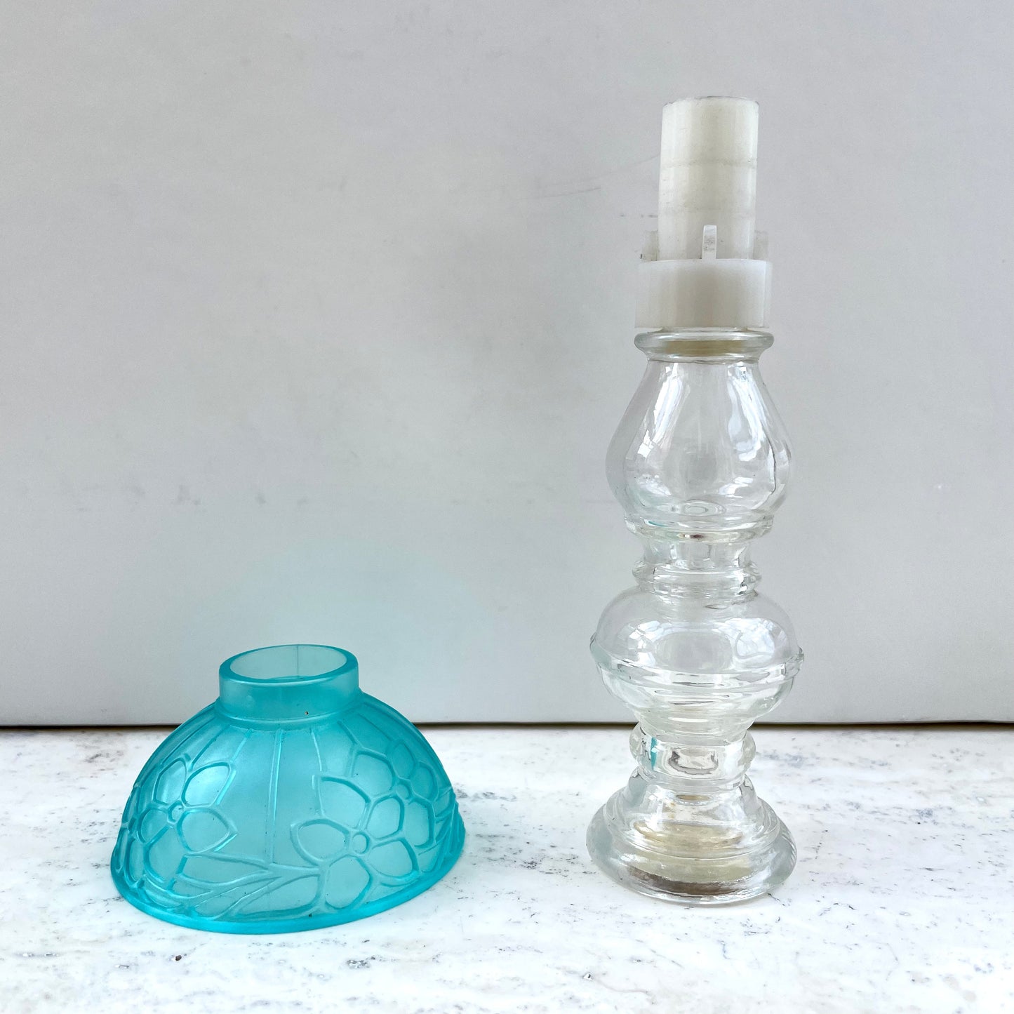 Vintage Avon Miniature Lamp Elegance Eau De Cologne. Empty. 30ml. U2312