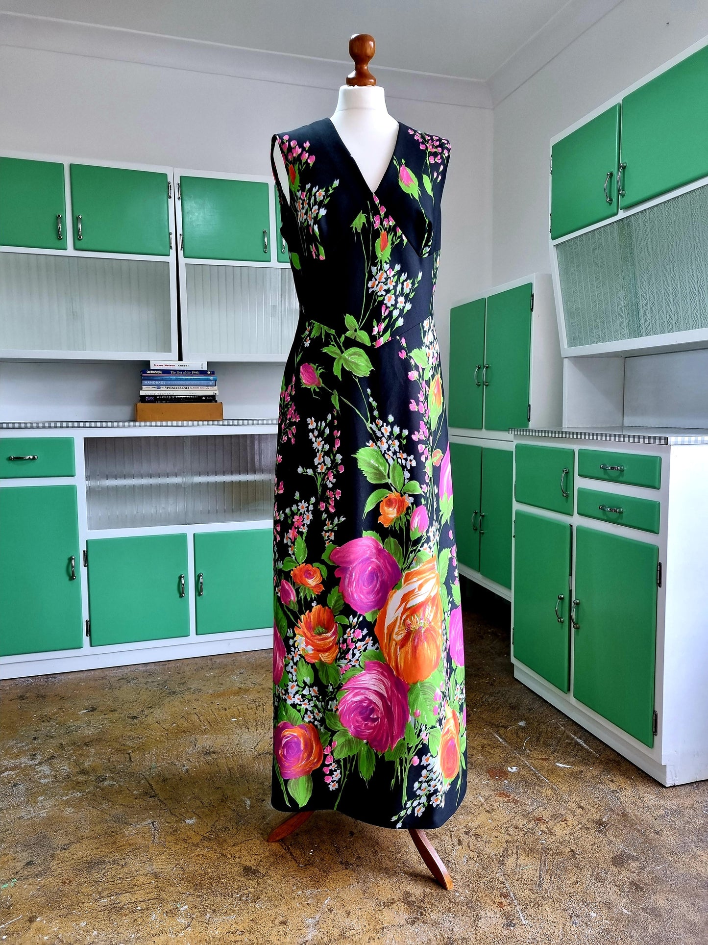 Vintage Black VNeck Maxi Dress Bold Floral Pattern UK 16