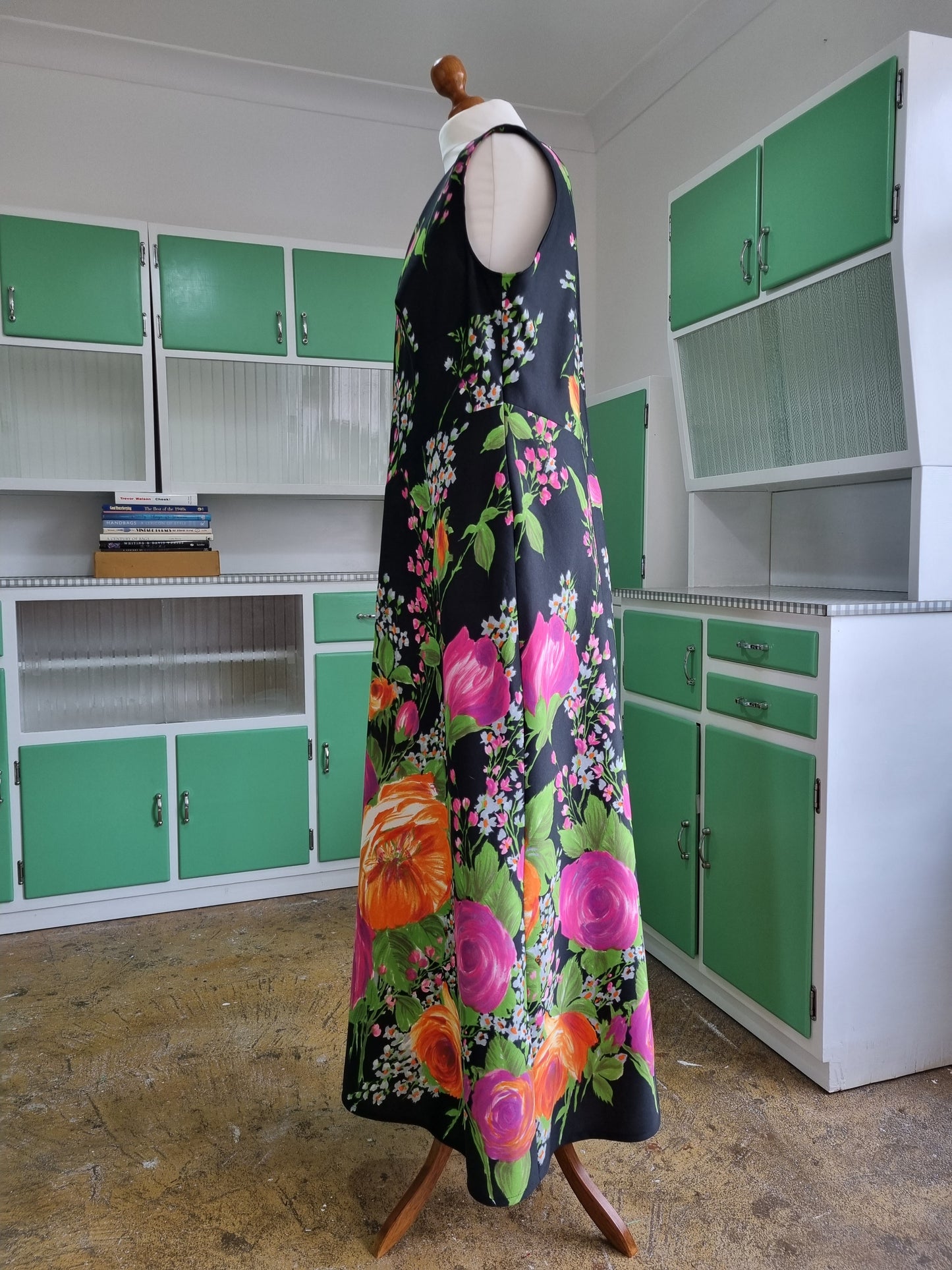 Vintage Black VNeck Maxi Dress Bold Floral Pattern UK 16