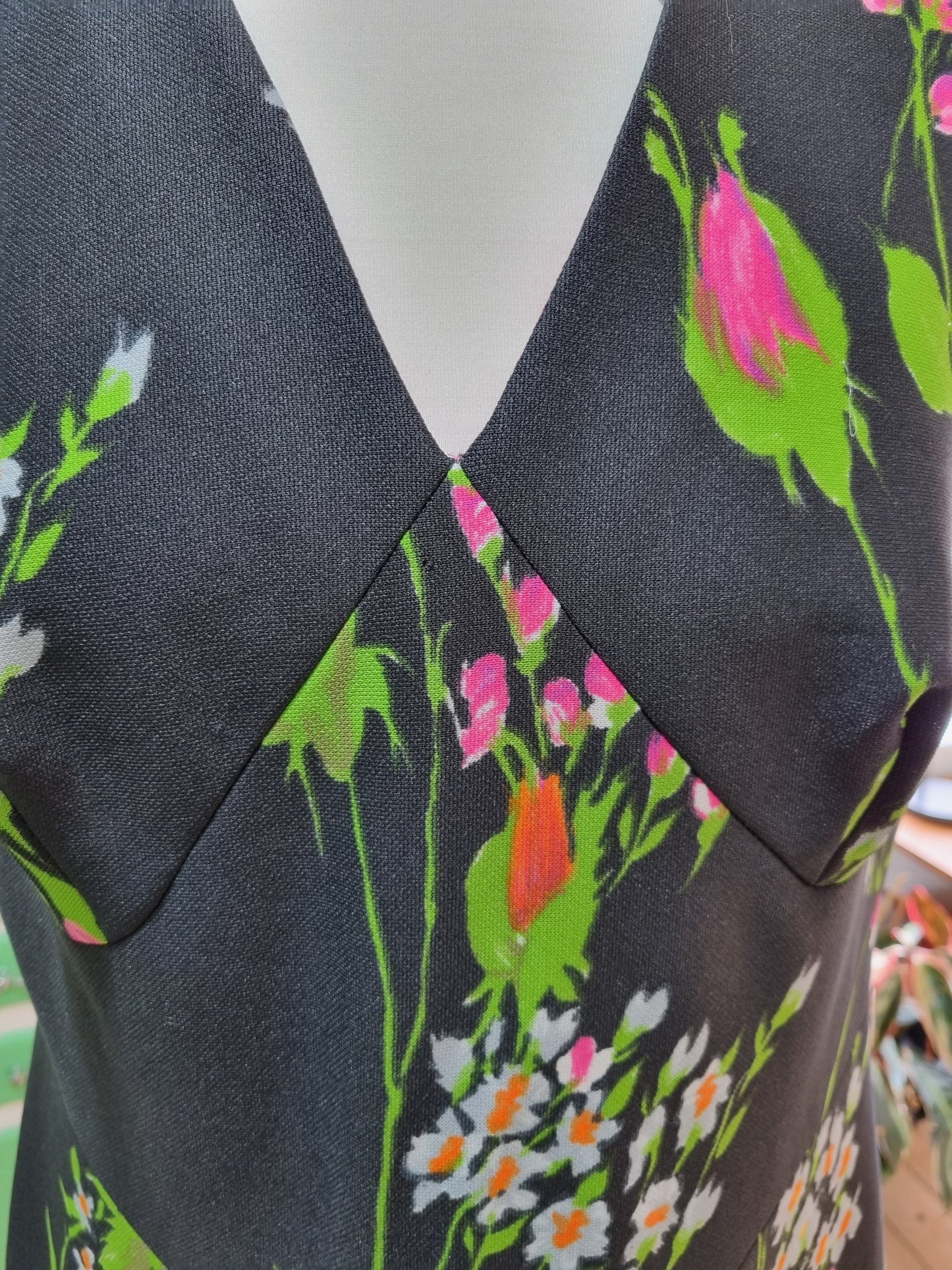 Vintage Black VNeck Maxi Dress Bold Floral Pattern UK 16
