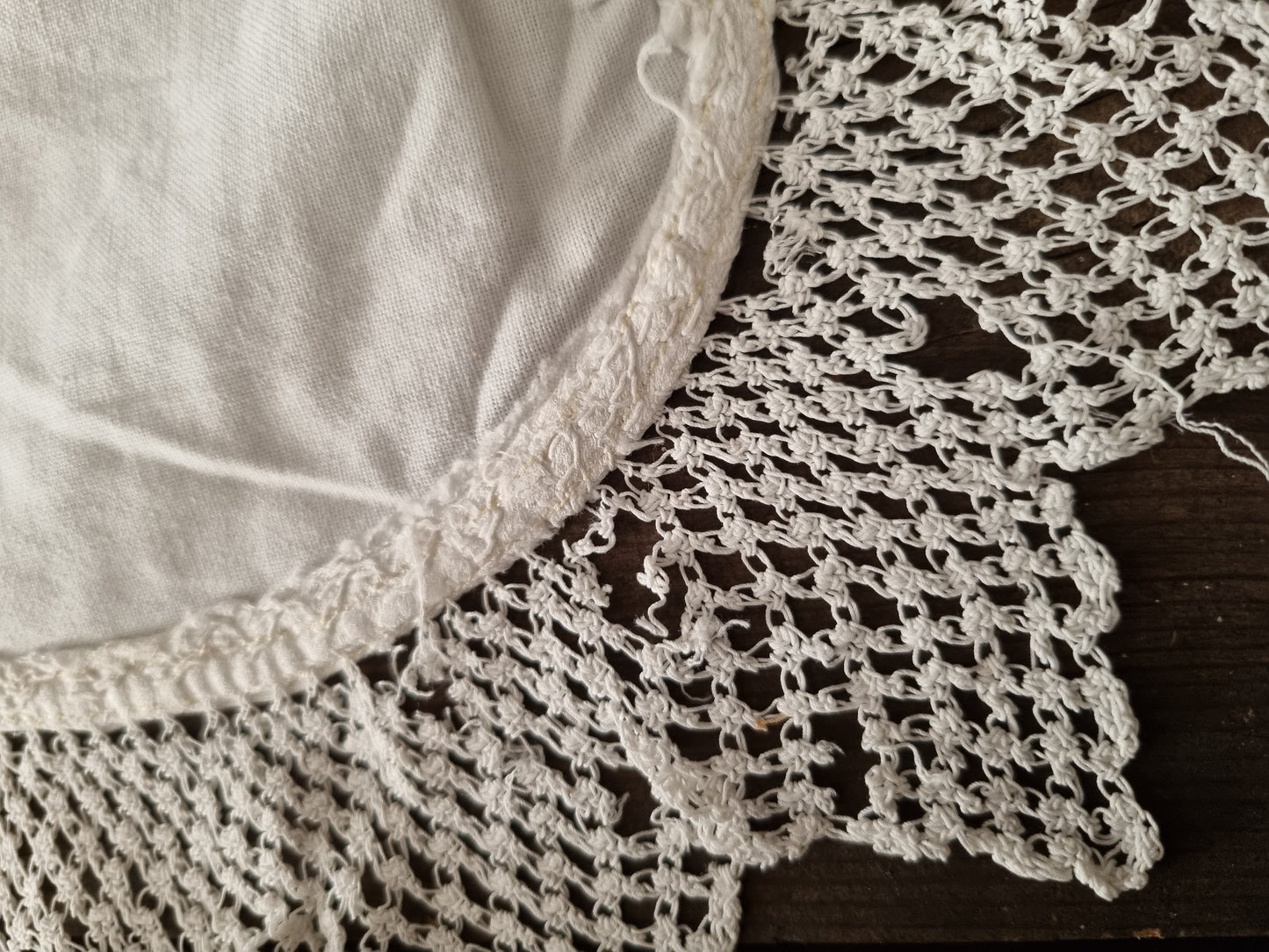 Vintage Cream Oval Medium Doily for Home Décor Charm