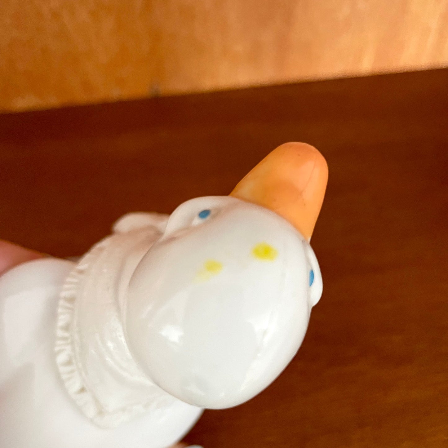 Vintage Avon Mrs Quackless Duck Sweet Honesty Eau De Cologne. U2750. Milk Glass, 90% Full. 55ml