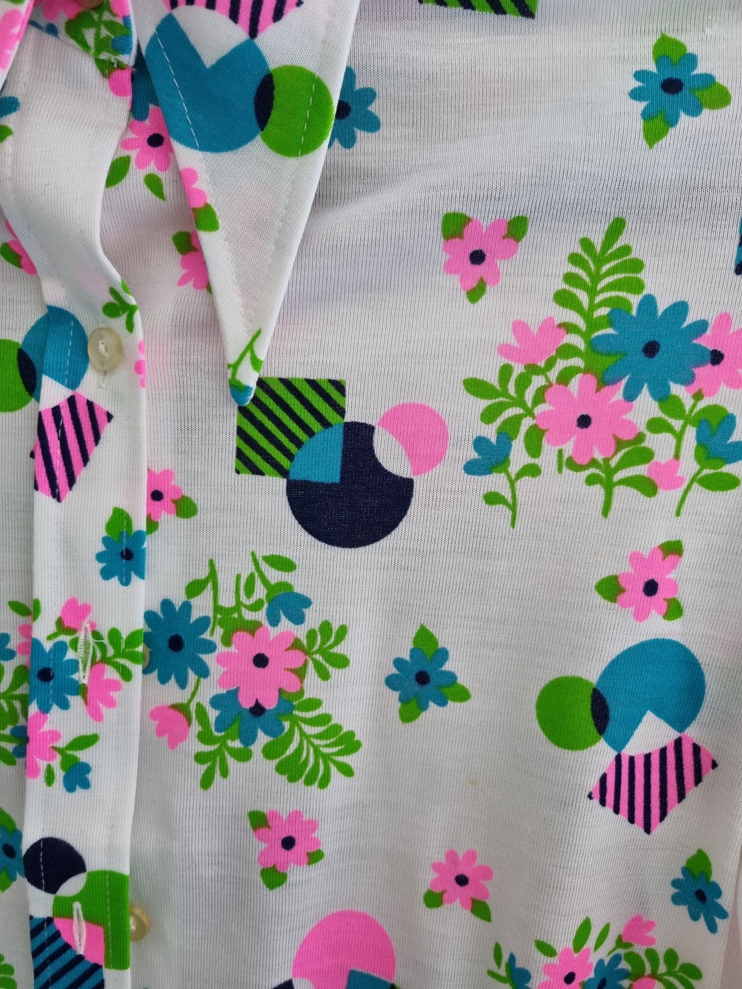 Vintage Dialeon Colvera Daggar Collar Blouse in Patterned Style