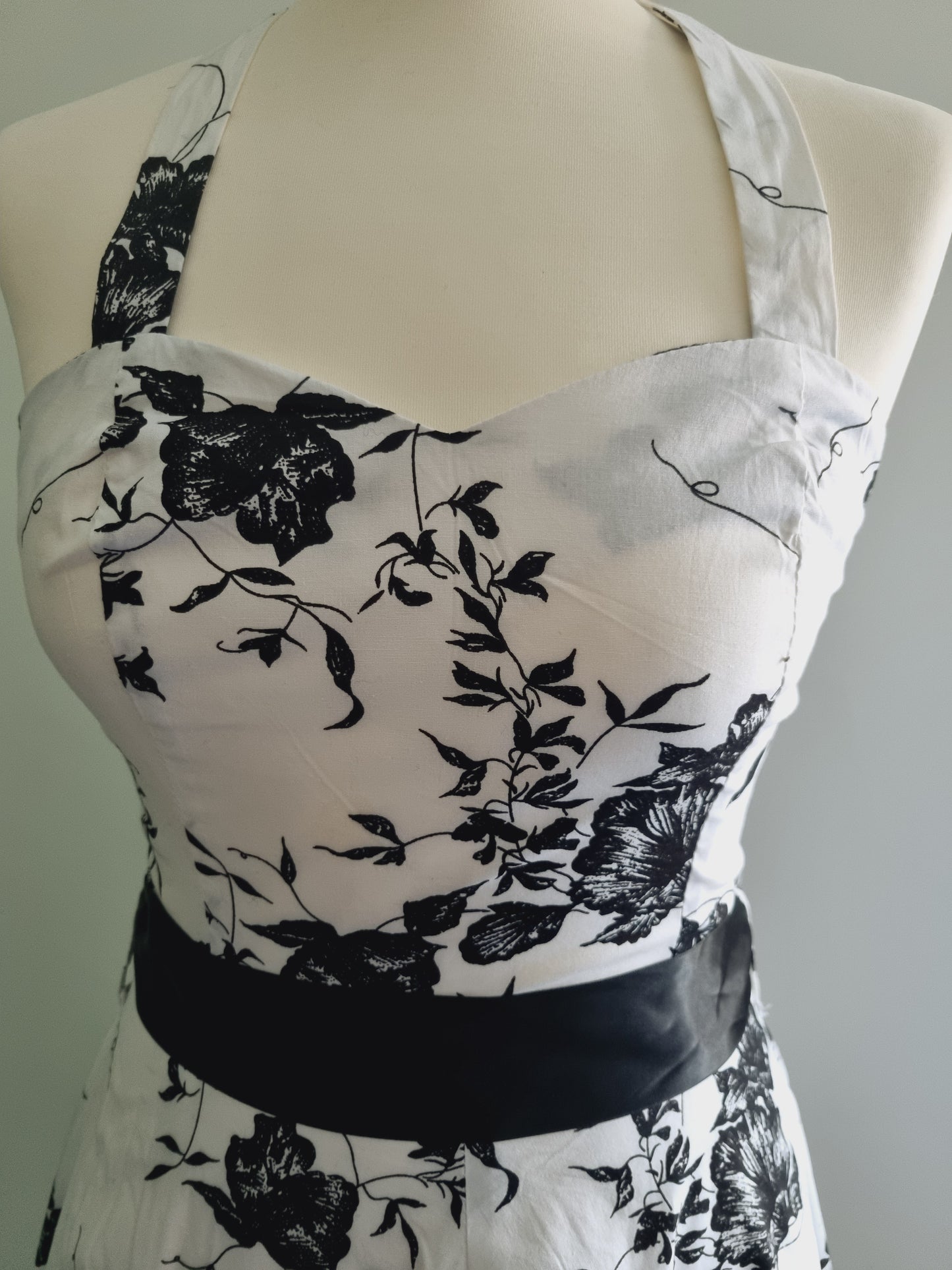 H&R Monochrome Halterneck Midi Summer Dress for UK6