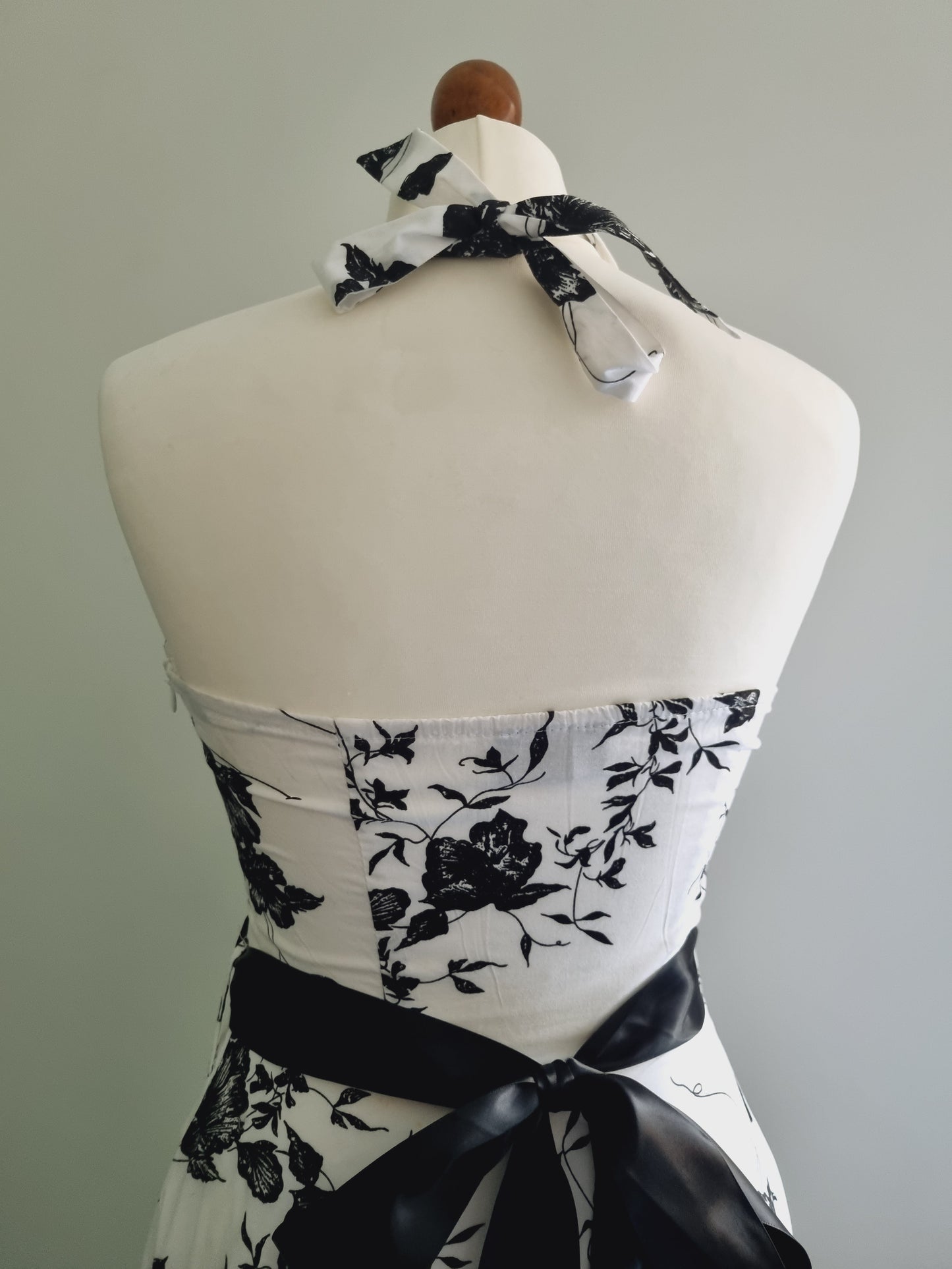 H&R Monochrome Halterneck Midi Summer Dress for UK6