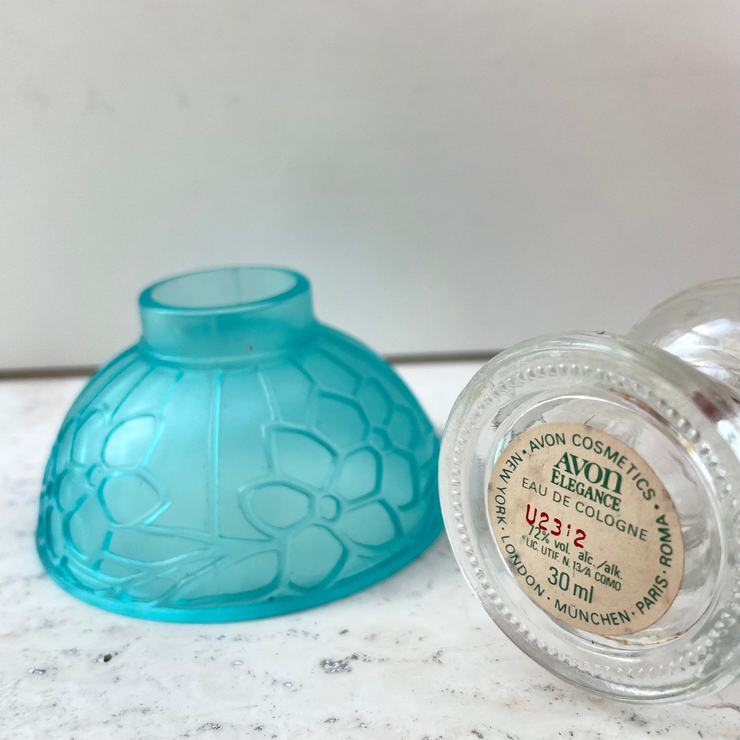 Vintage Avon Miniature Lamp Elegance Eau De Cologne. Empty. 30ml. U2312