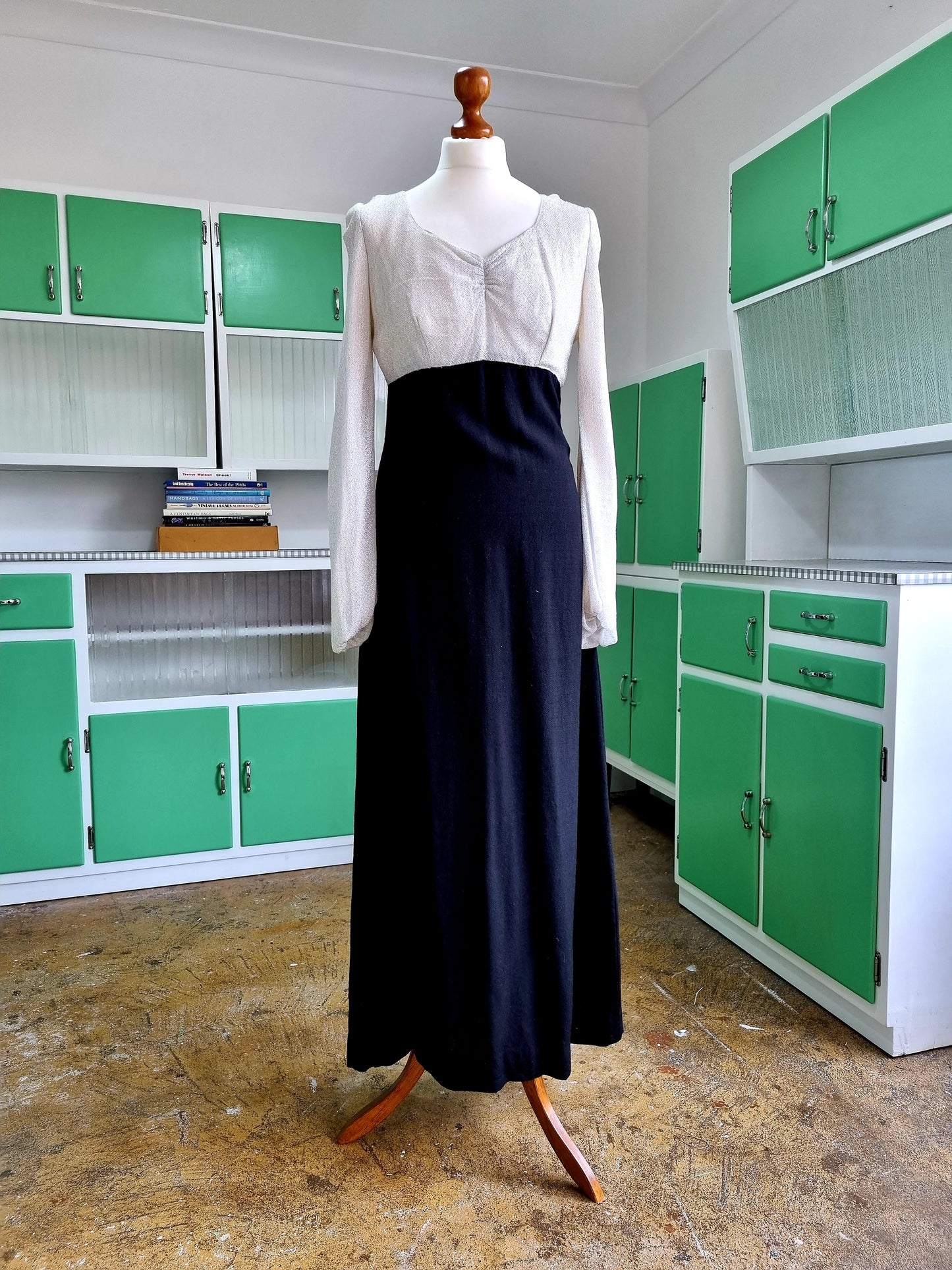 Handmade 1960s MidSize Vintage Dress UK 14