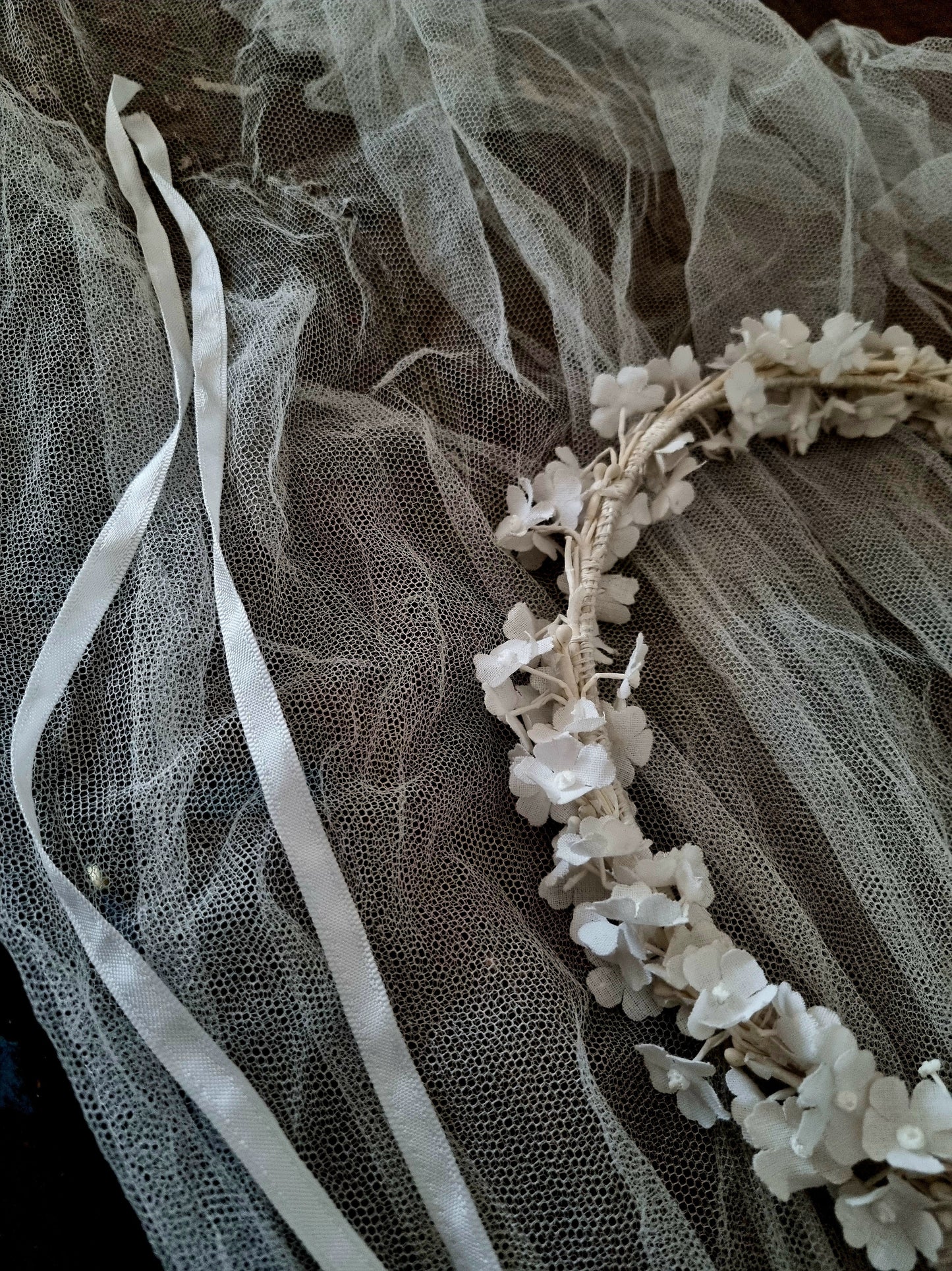 Vintage White Veil with Flower Crown and Bow for Elegant Brides