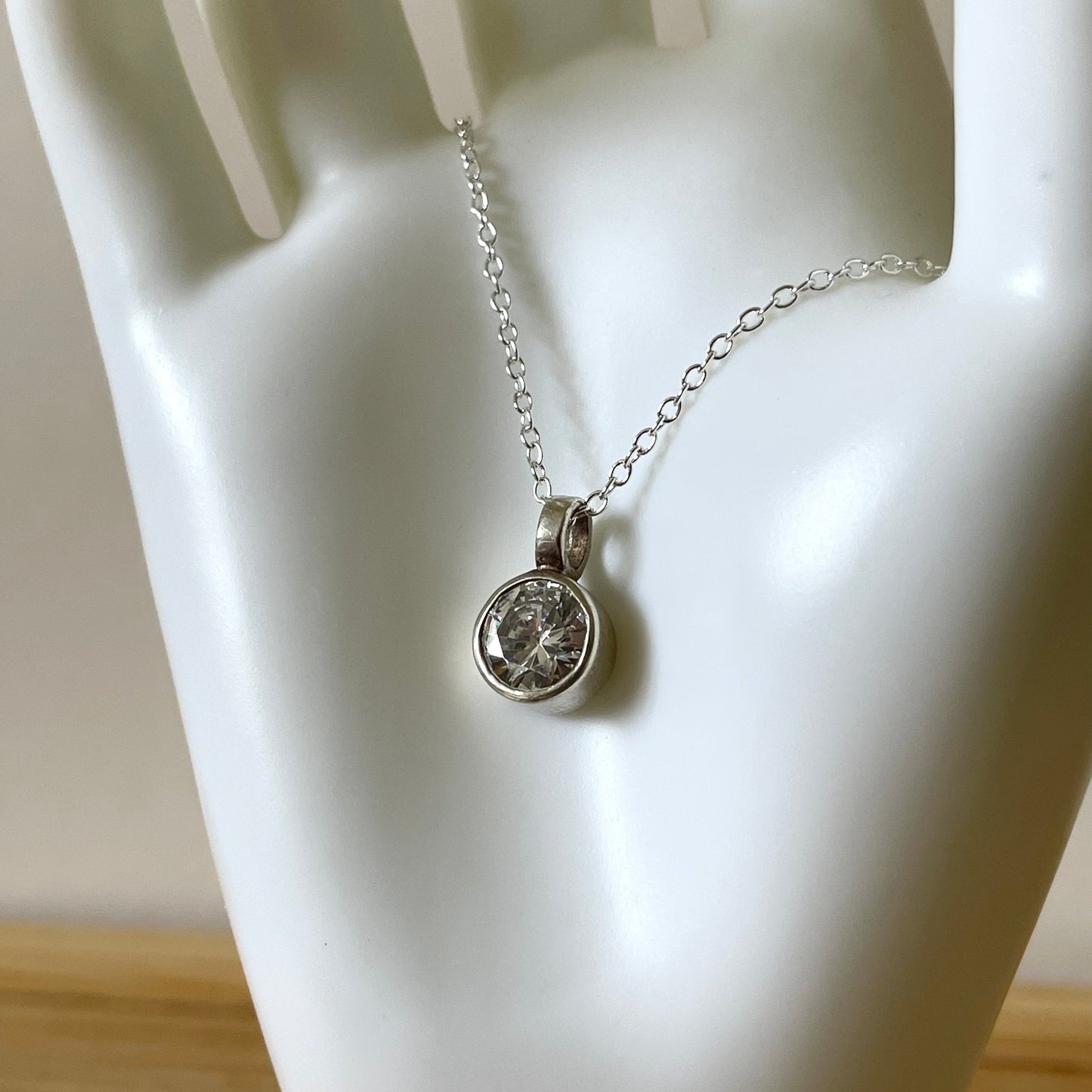 Vintage Round Cubic Zirconia Drop Pendant Necklace in Silver 925